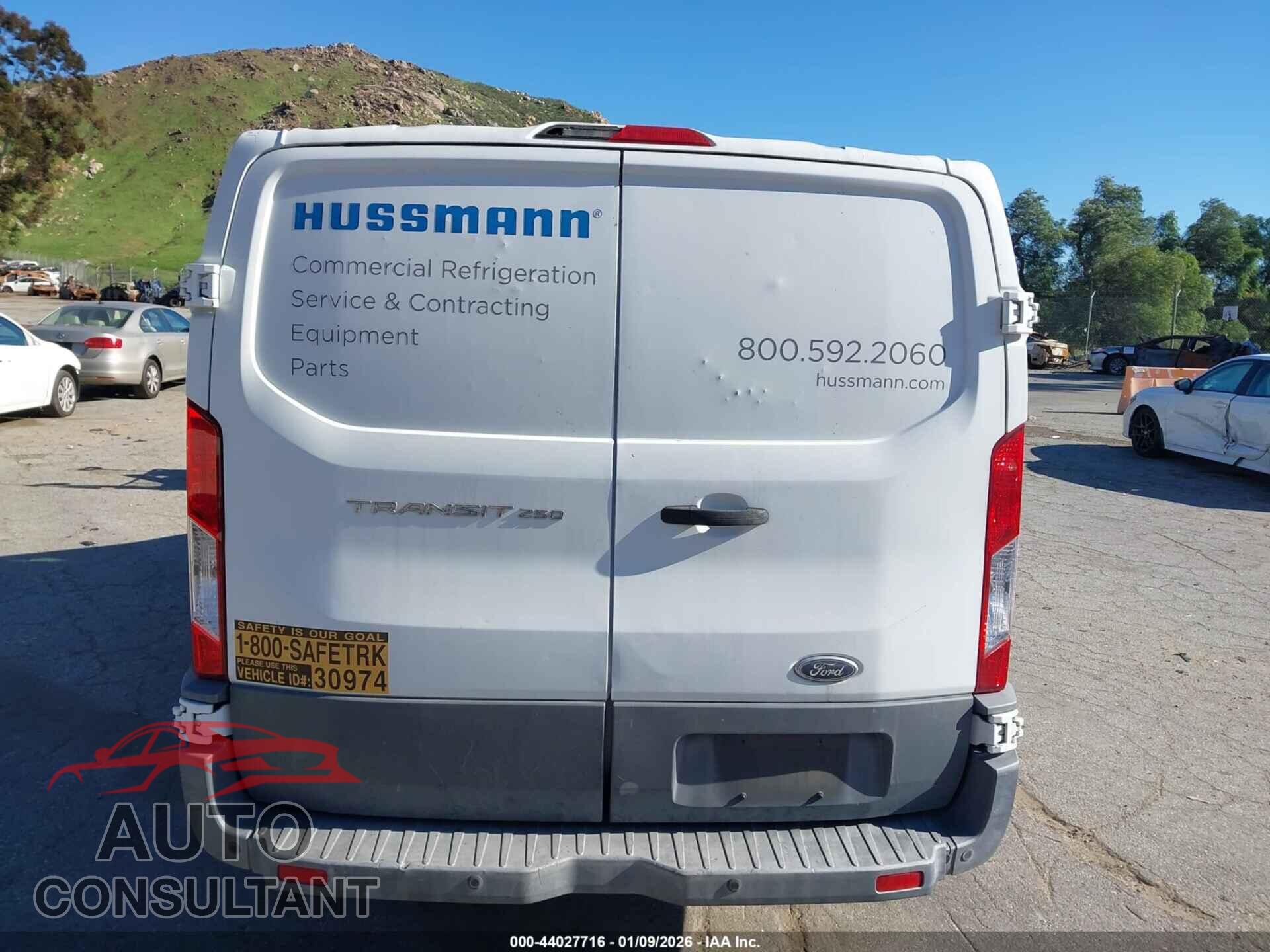 FORD TRANSIT-250 2015 - 1FTNR1YM6FKB09357