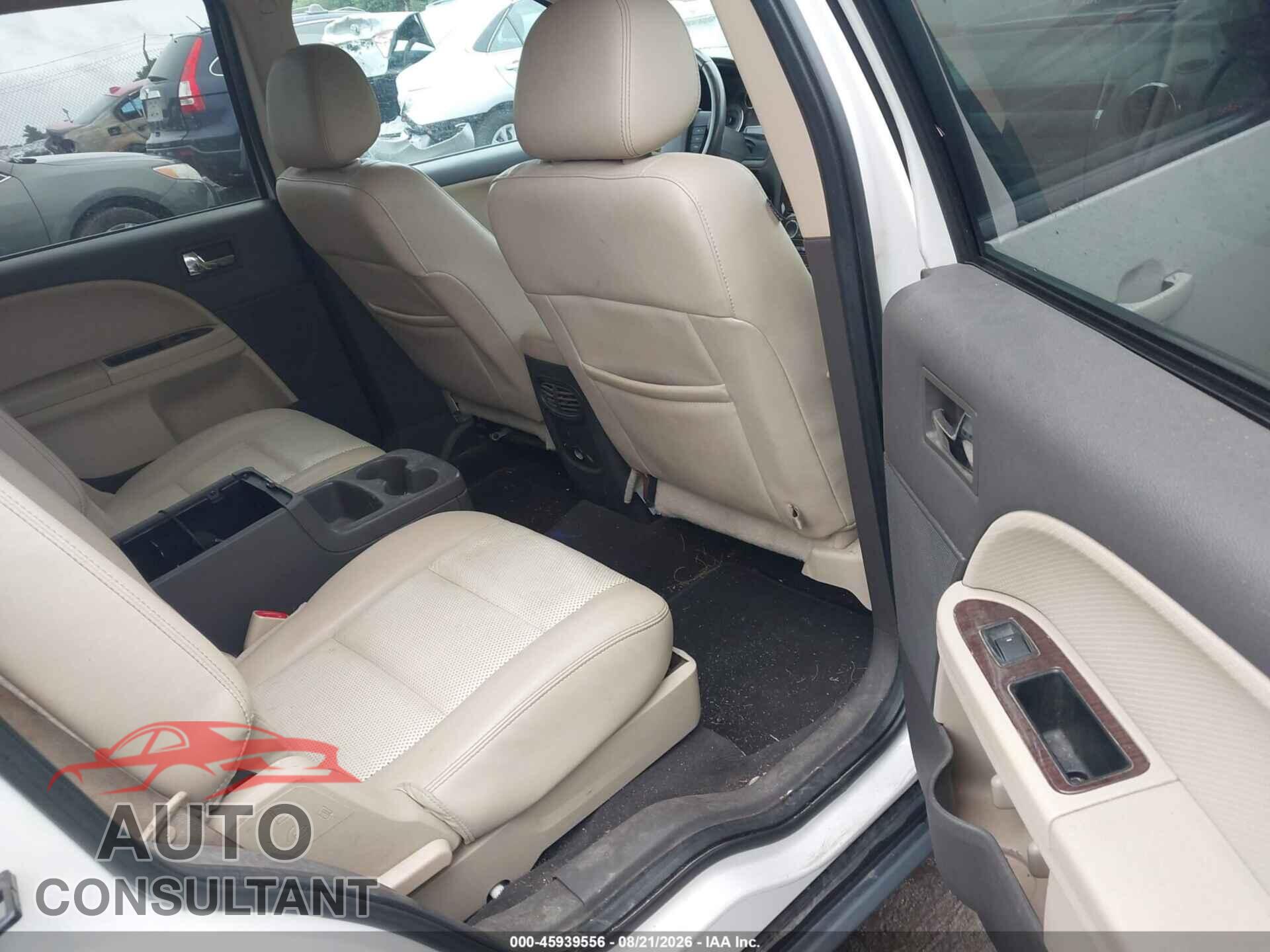 FORD TAURUS X 2009 - 1FMDK08W49GA01205
