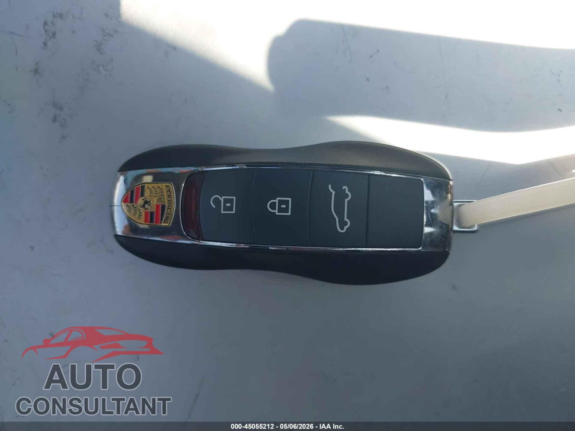 PORSCHE CAYENNE 2017 - WP1AA2A29HKA84654
