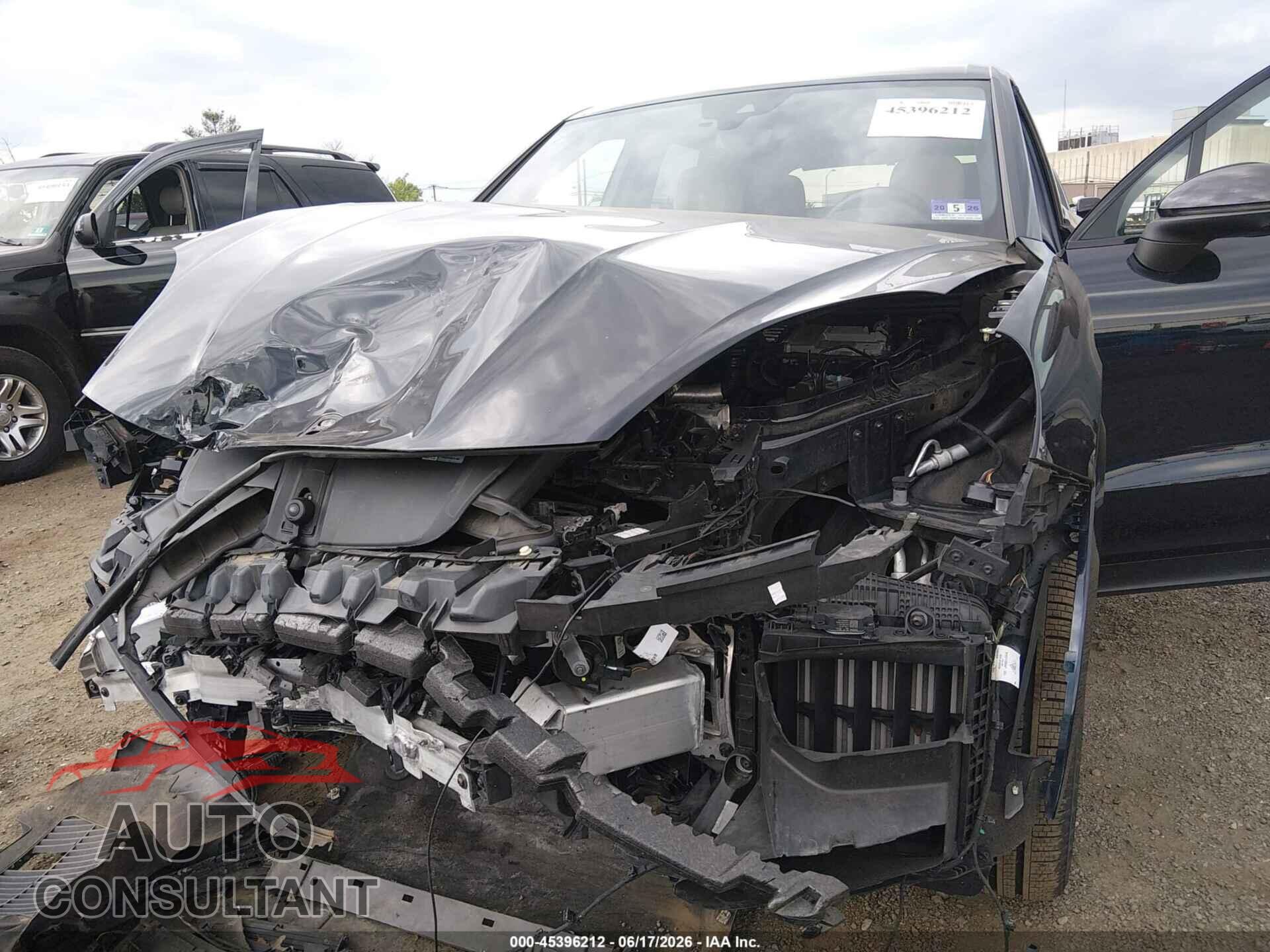 PORSCHE CAYENNE 2019 - WP1AB2AY5KDA61255