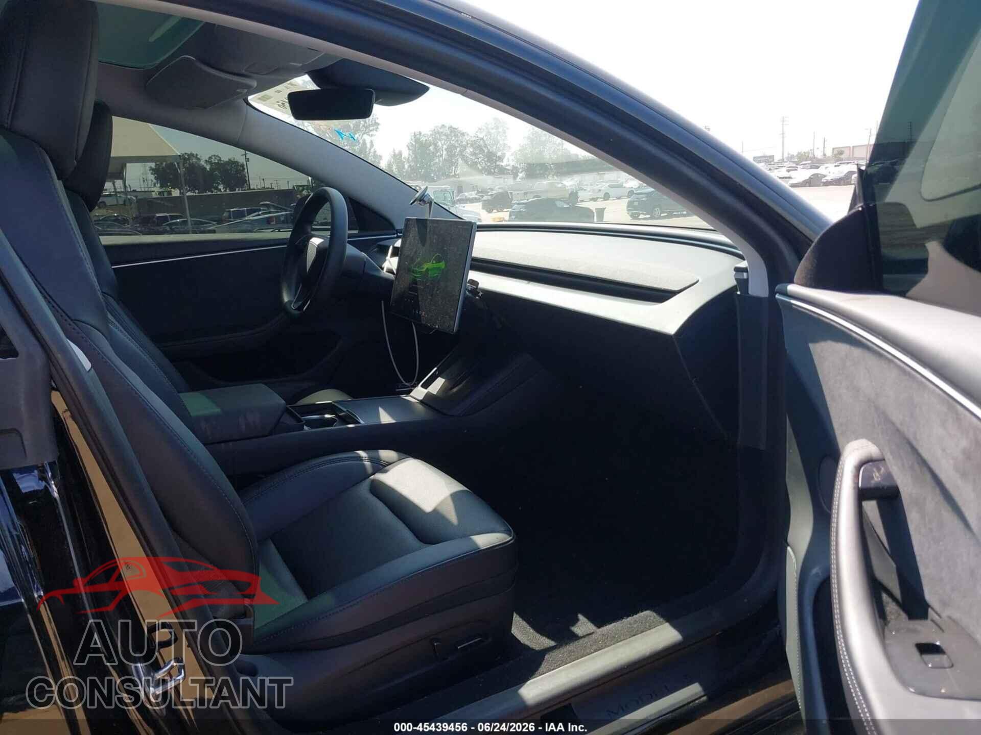TESLA MODEL 3 2024 - 5YJ3E1EB4RF721886