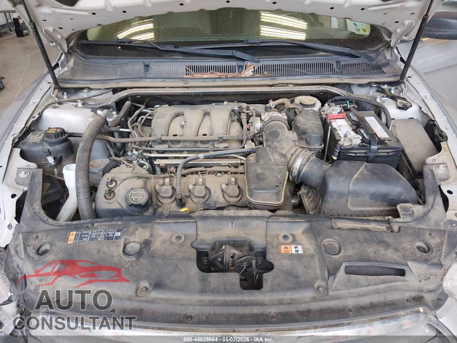 FORD TAURUS 2018 - 1FAHP2D8XJG134281