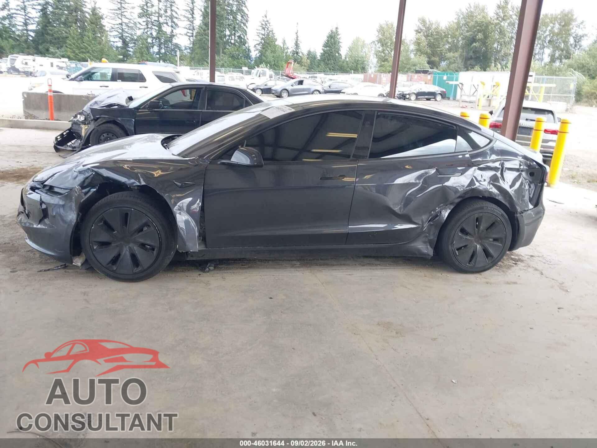 TESLA MODEL 3 2024 - 5YJ3E1EA8RF736835