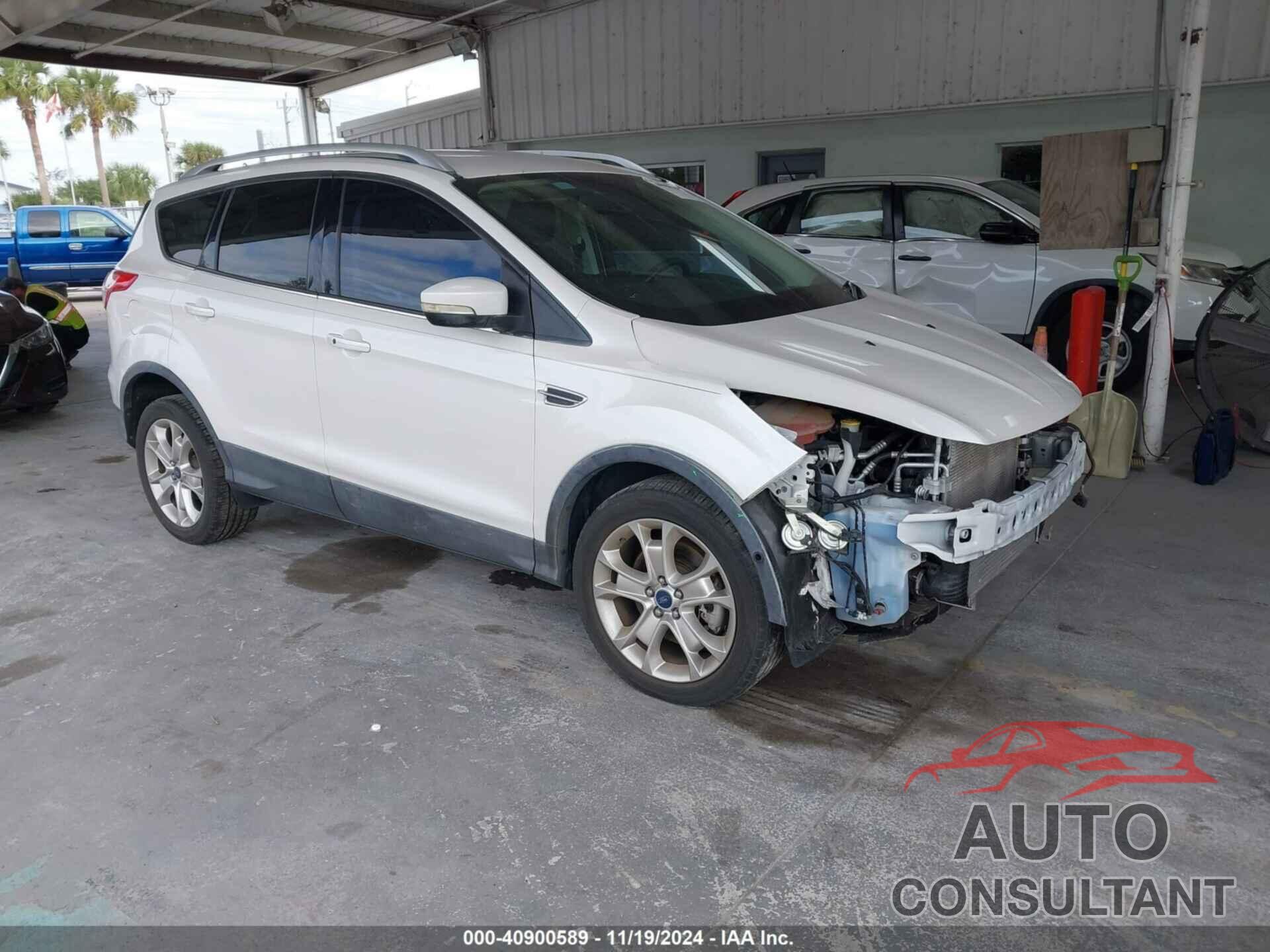 FORD ESCAPE 2016 - 1FMCU0J91GUA91731