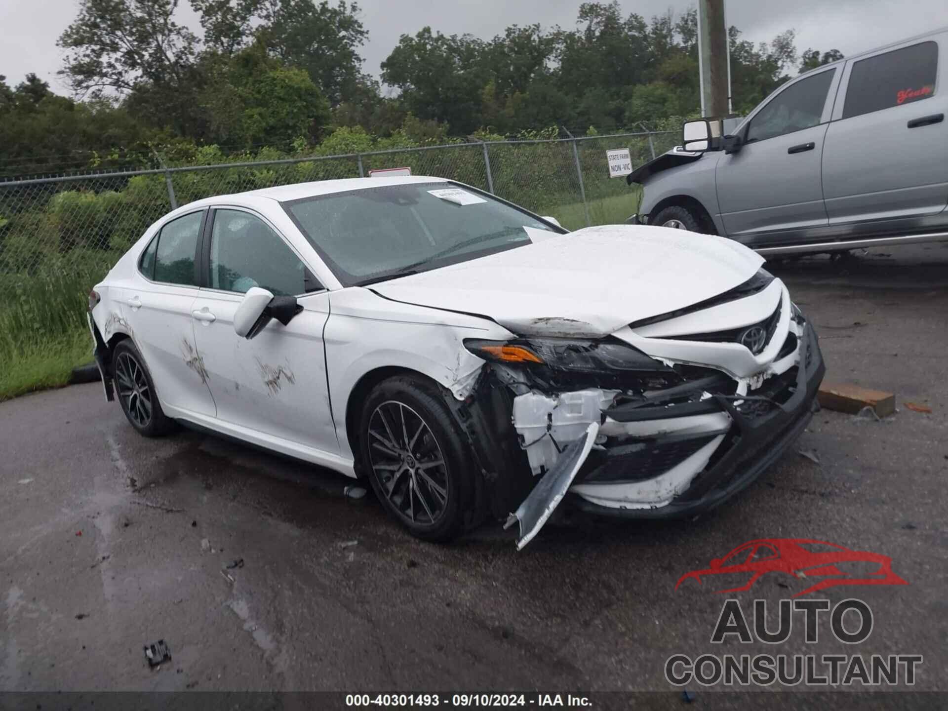 TOYOTA CAMRY 2023 - 4T1G11AK6PU765634