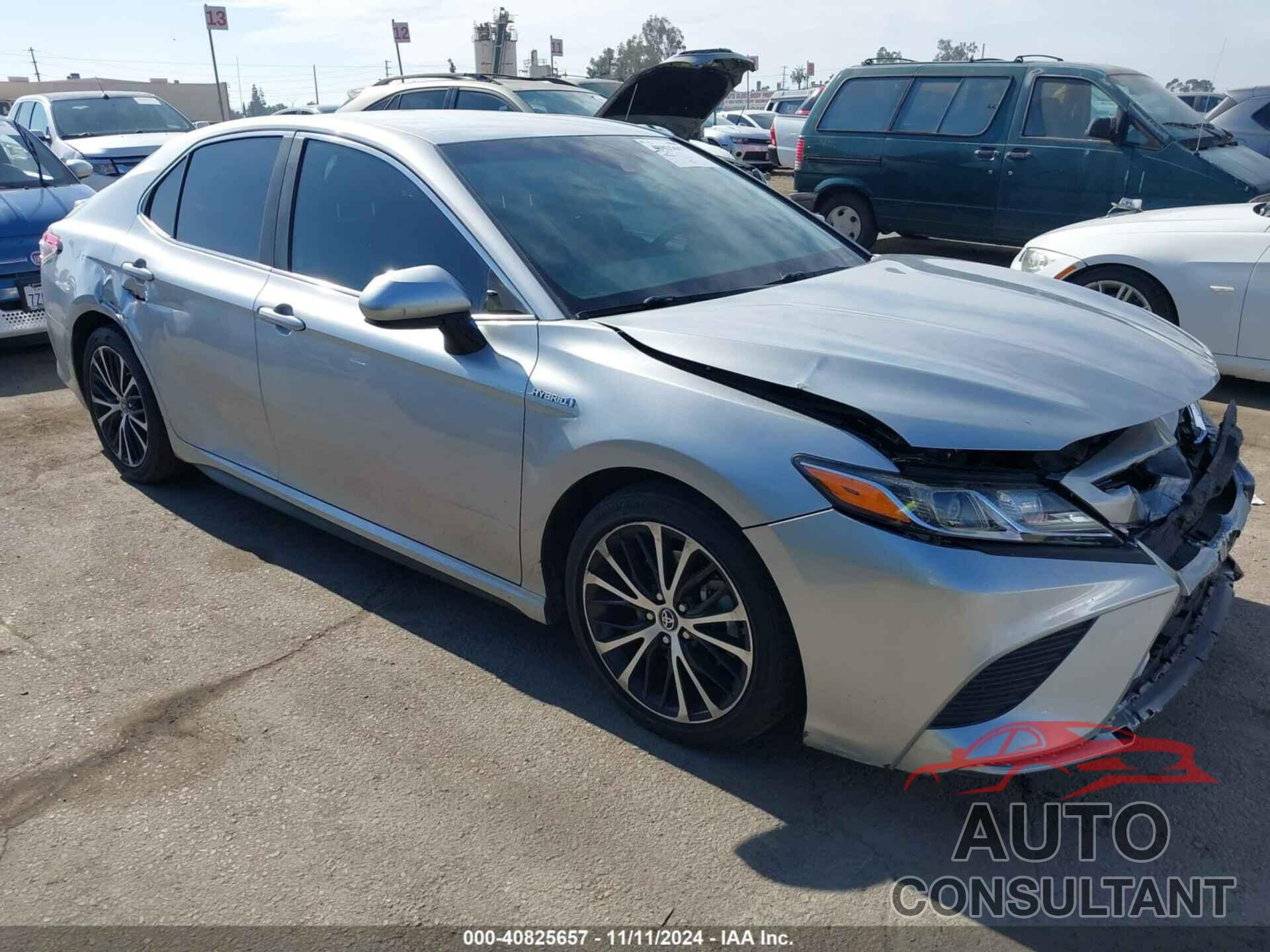 TOYOTA CAMRY HYBRID 2018 - 4T1B21HK8JU002129