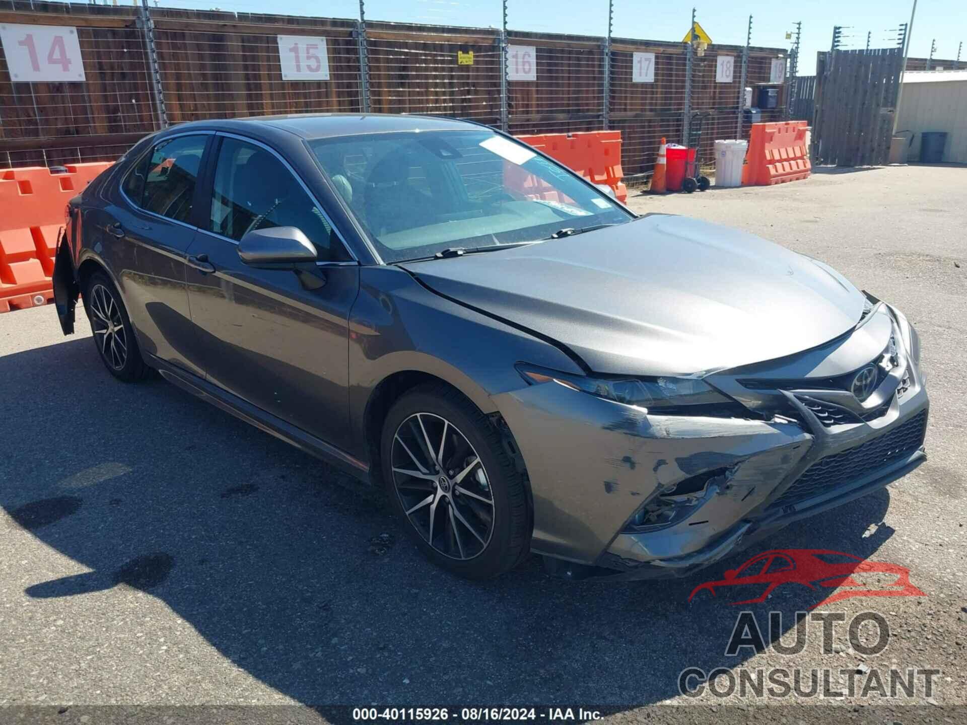 TOYOTA CAMRY 2021 - 4T1G11AK5MU574654