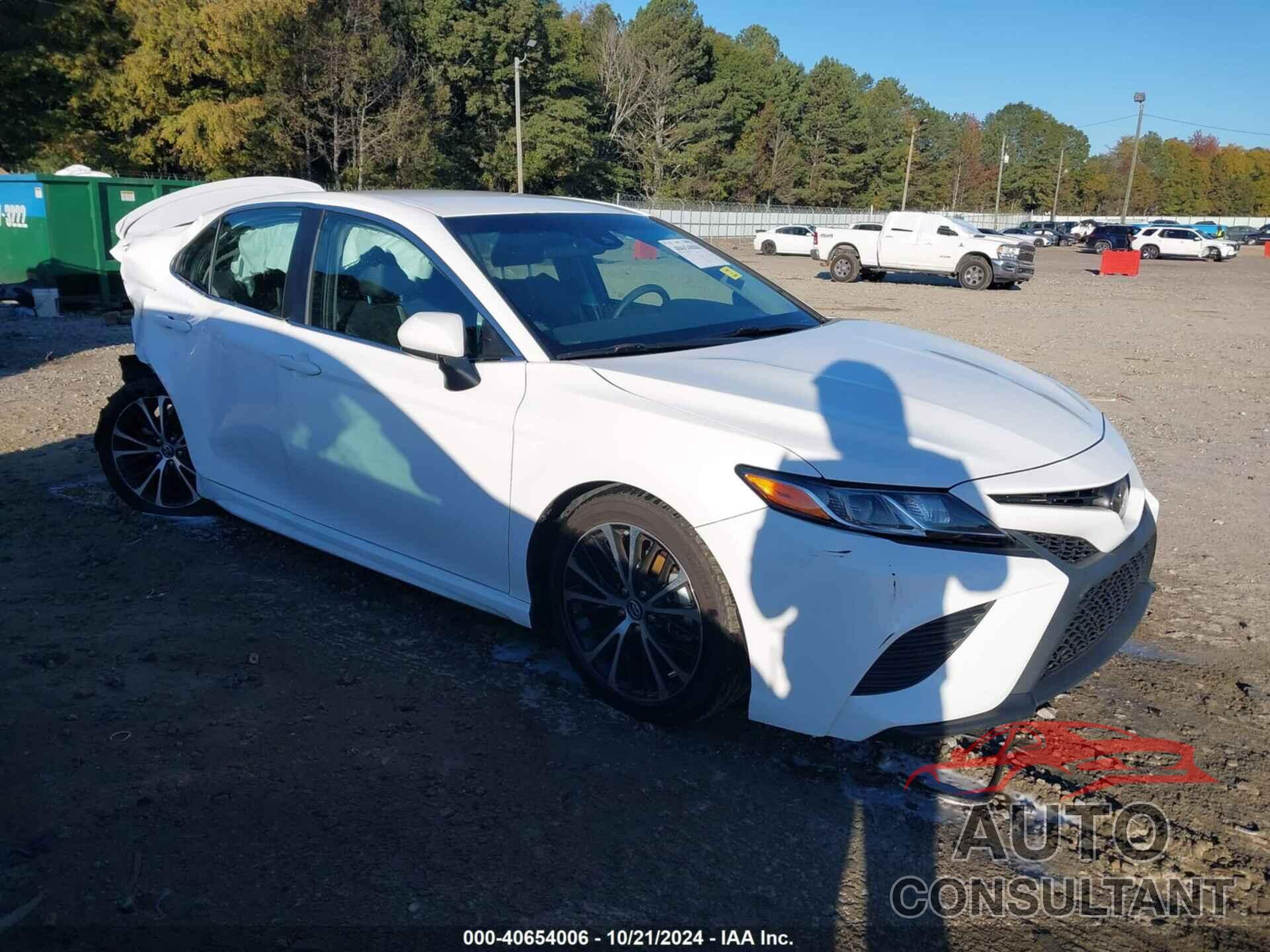 TOYOTA CAMRY 2018 - 4T1B11HK9JU668113