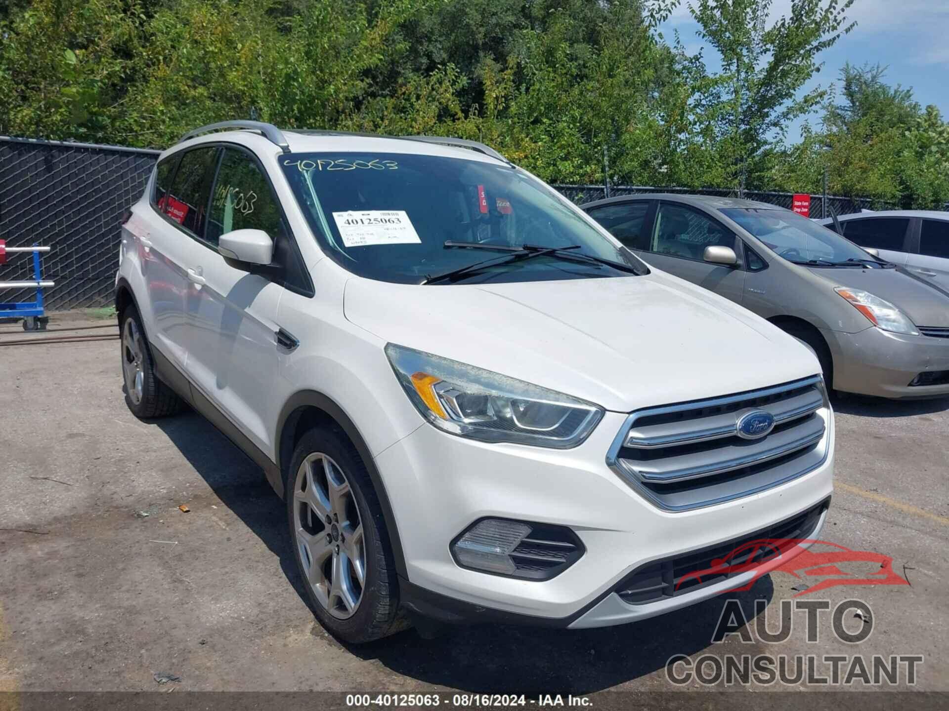 FORD ESCAPE 2017 - 1FMCU0J95HUE90692