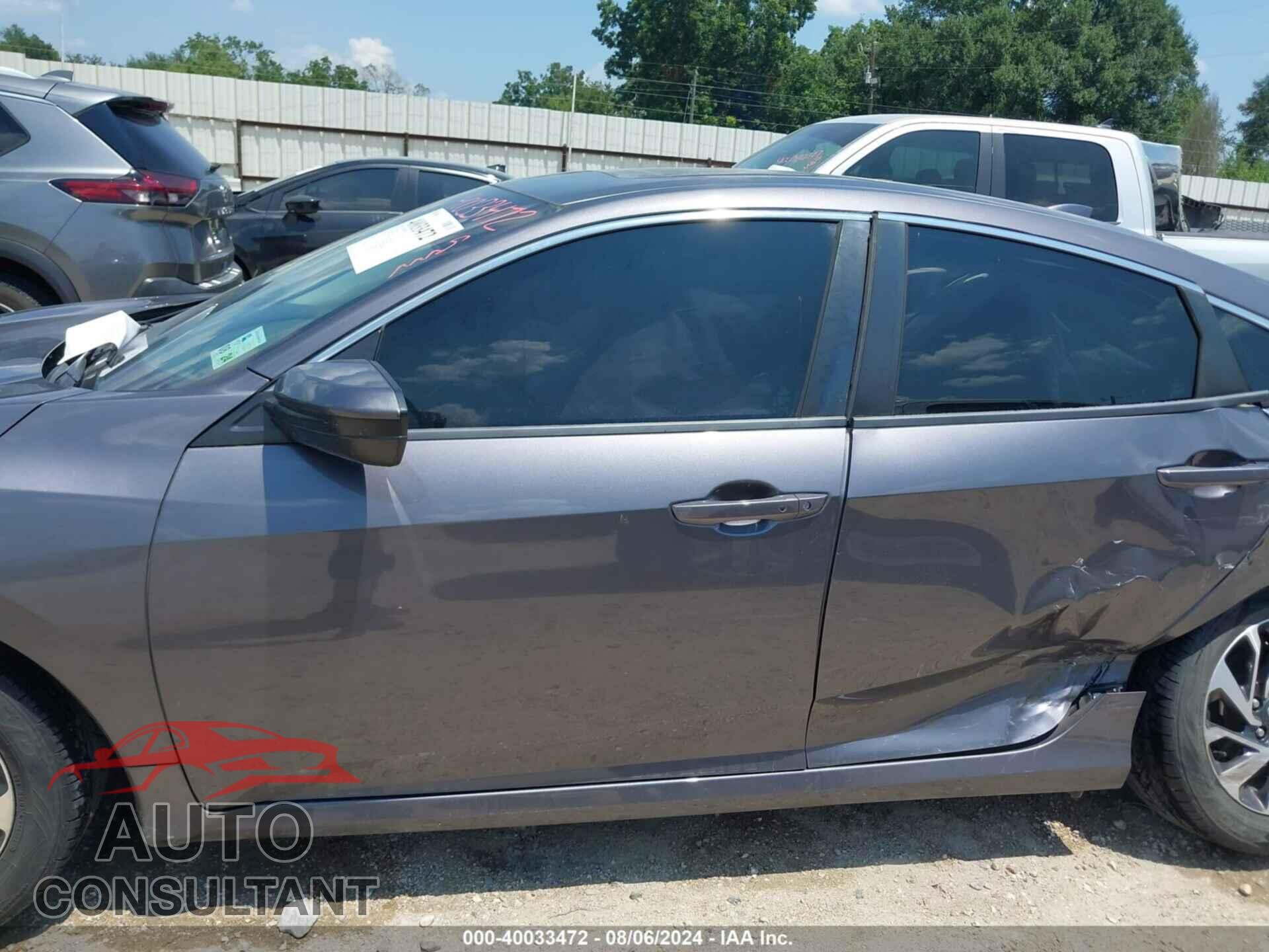 HONDA CIVIC 2018 - 2HGFC2F78JH558677