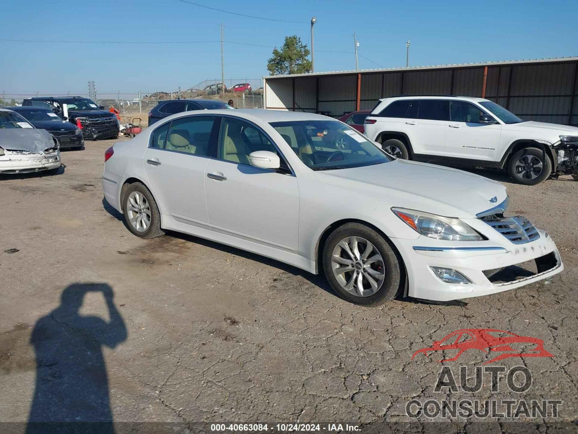 HYUNDAI GENESIS 2013 - KMHGC4DD4DU243993