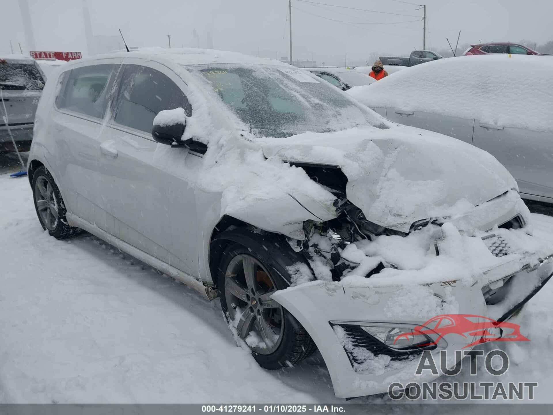 CHEVROLET SONIC 2013 - 1G1JG6SB8D4178652