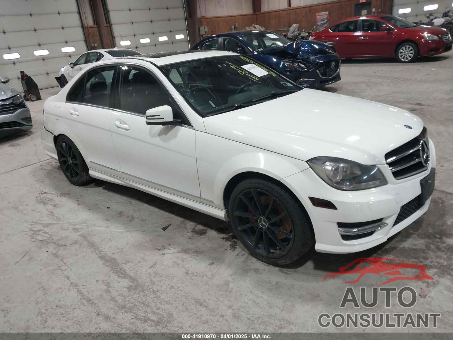MERCEDES-BENZ C 300 2014 - WDDGF8AB3ER323544