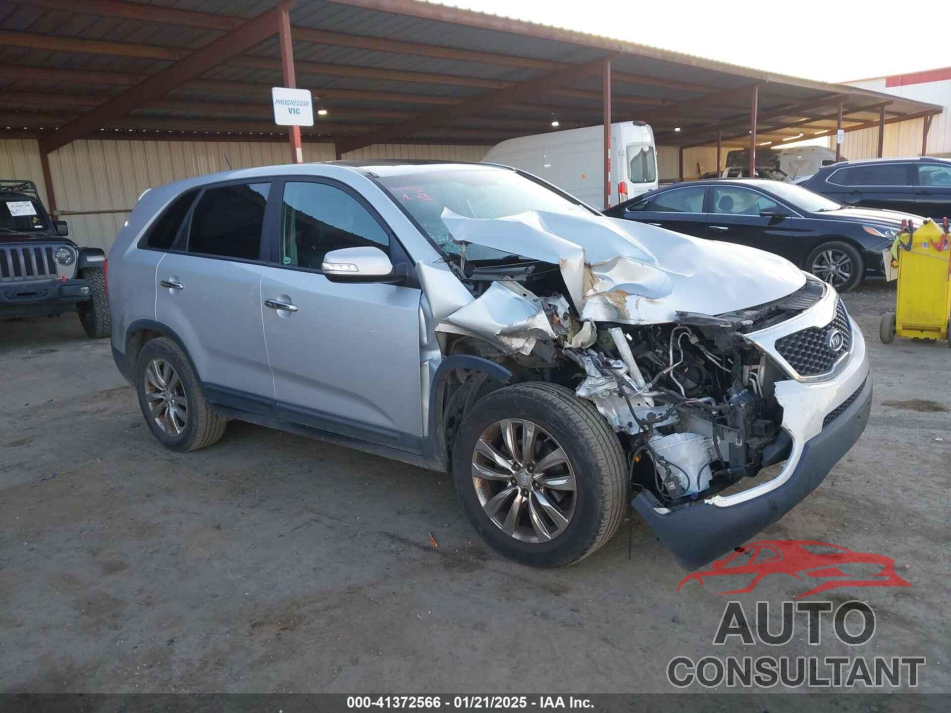 KIA SORENTO 2011 - 5XYKU4A20BG017706