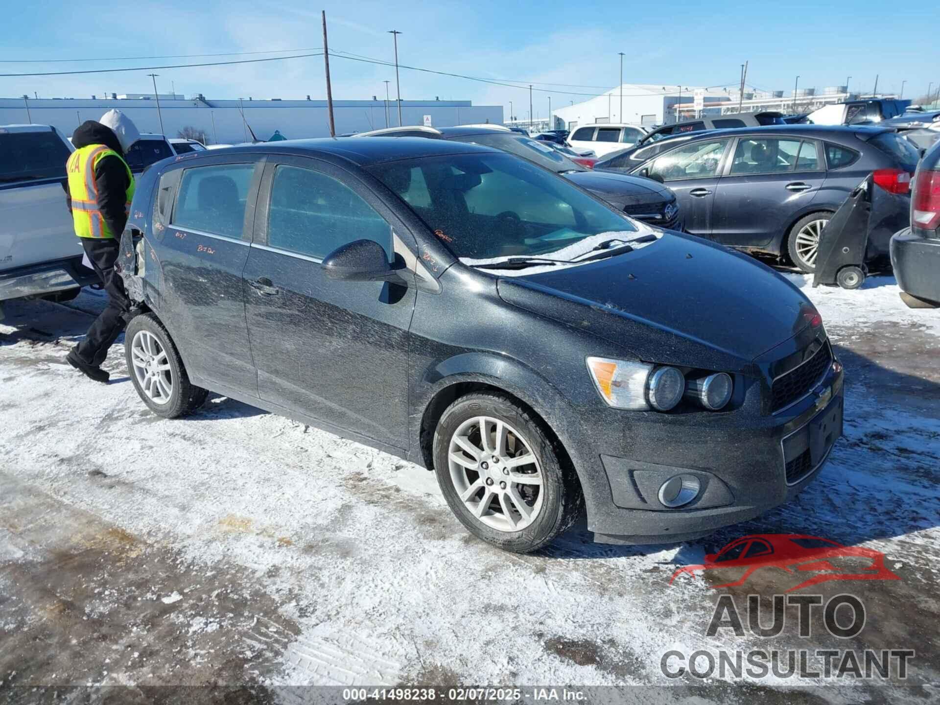 CHEVROLET SONIC 2013 - 1G1JC6SG1D4250167