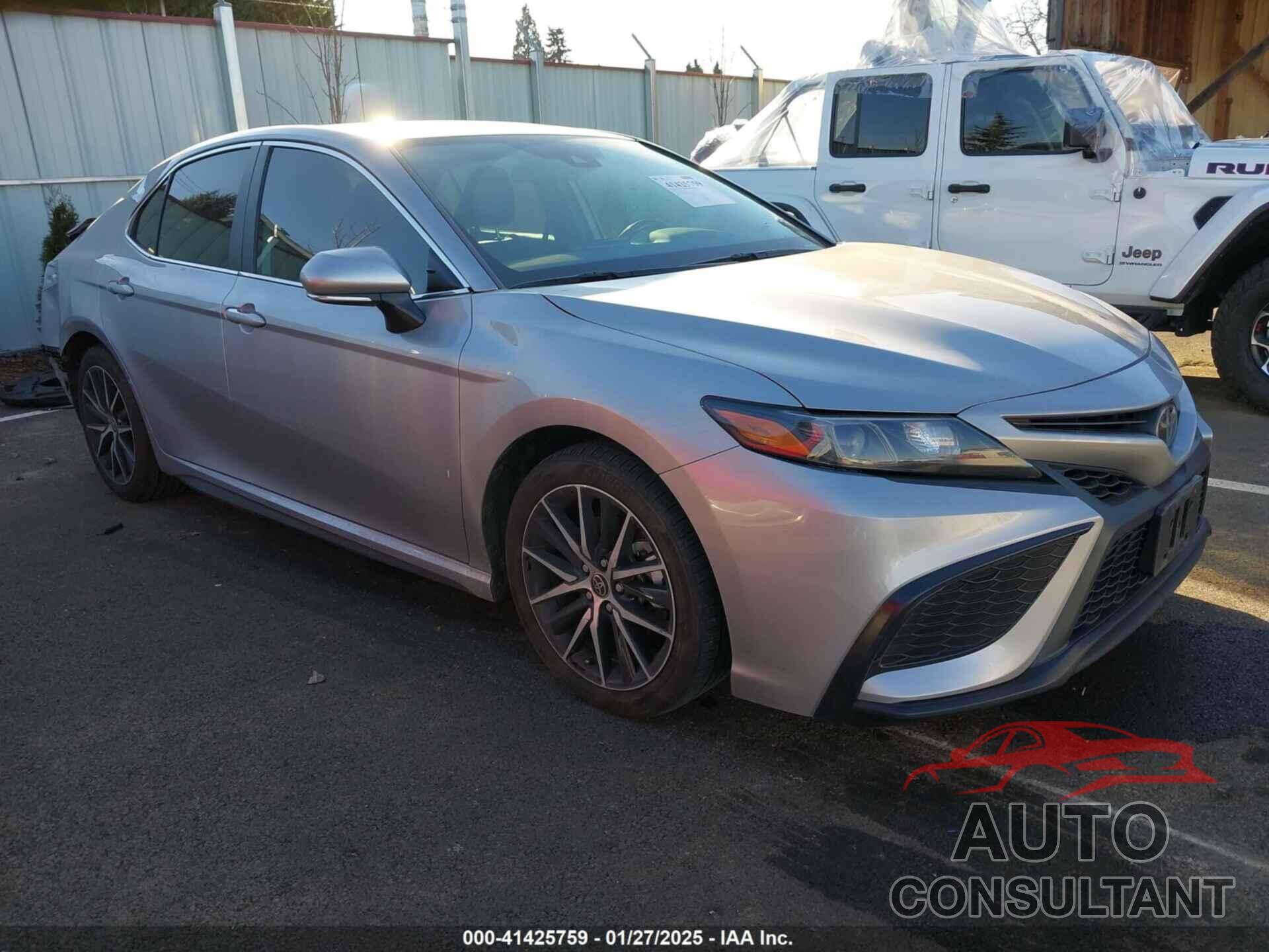 TOYOTA CAMRY 2023 - 4T1G11BK2PU077421