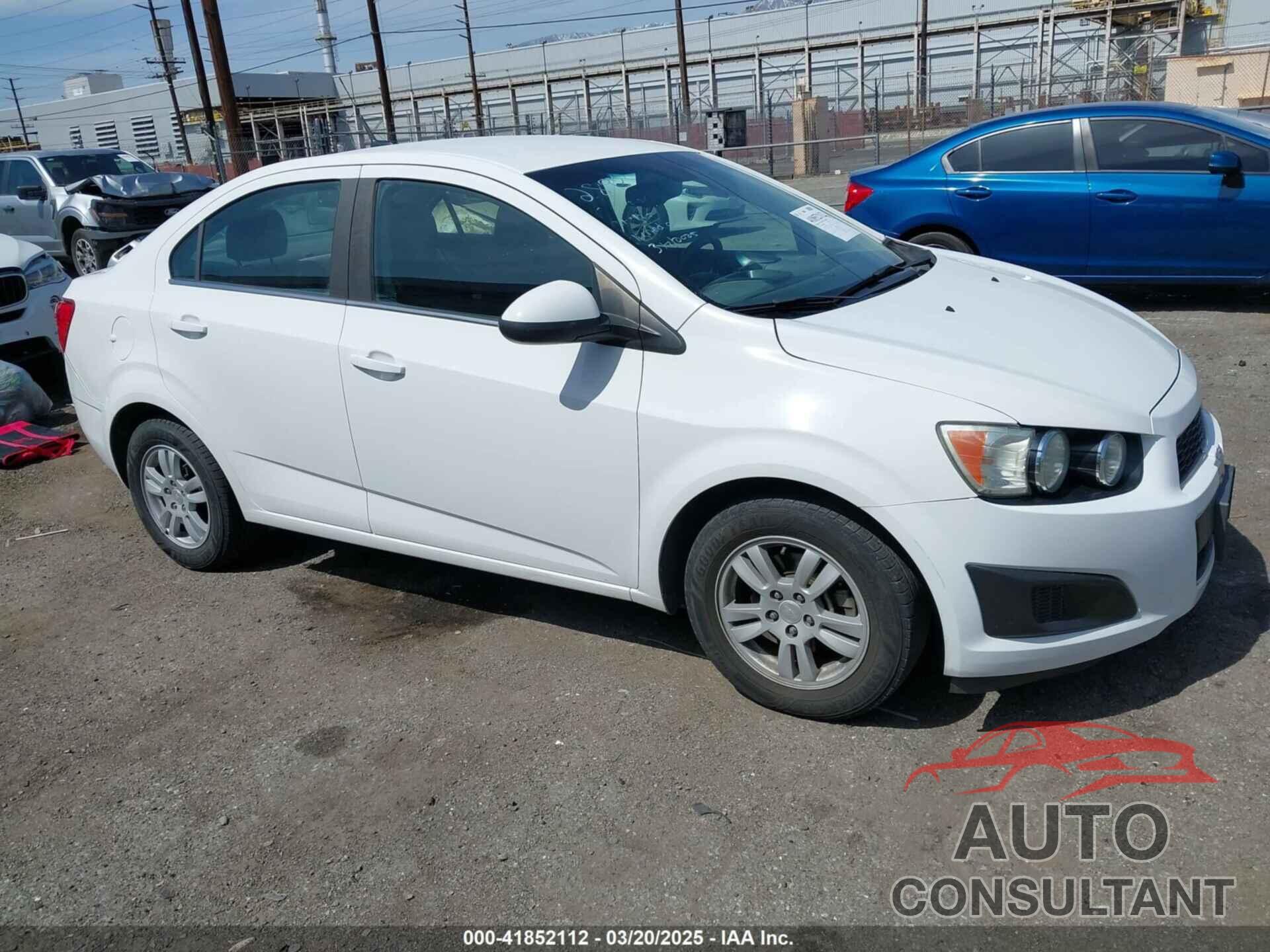CHEVROLET SONIC 2014 - 1G1JC5SH9E4212898