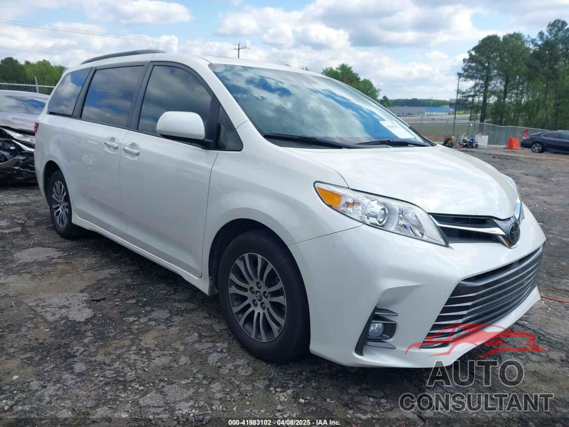 TOYOTA SIENNA 2018 - 5TDYZ3DC6JS949470