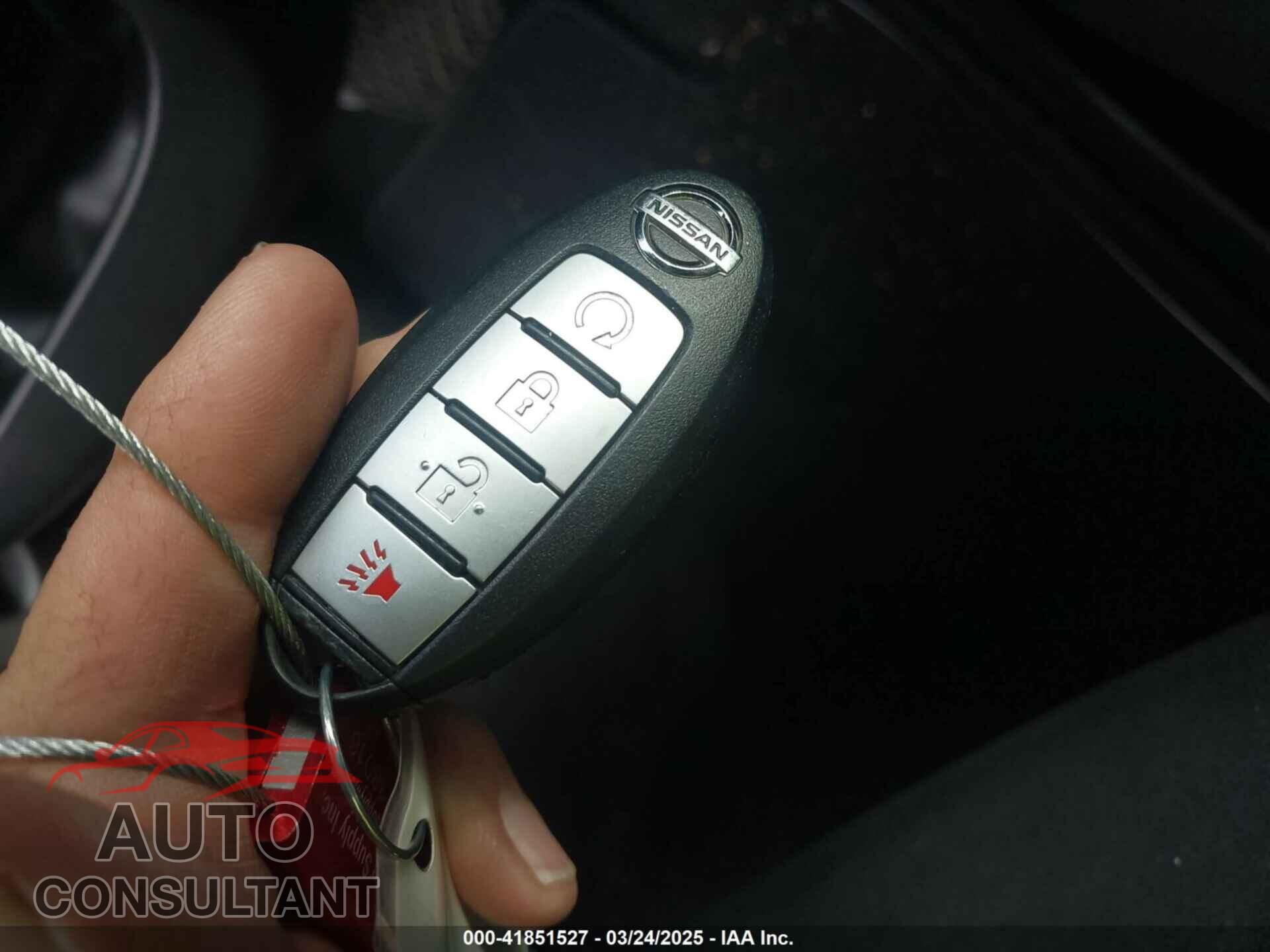 NISSAN PATHFINDER 2015 - 5N1AR2MN6FC671977