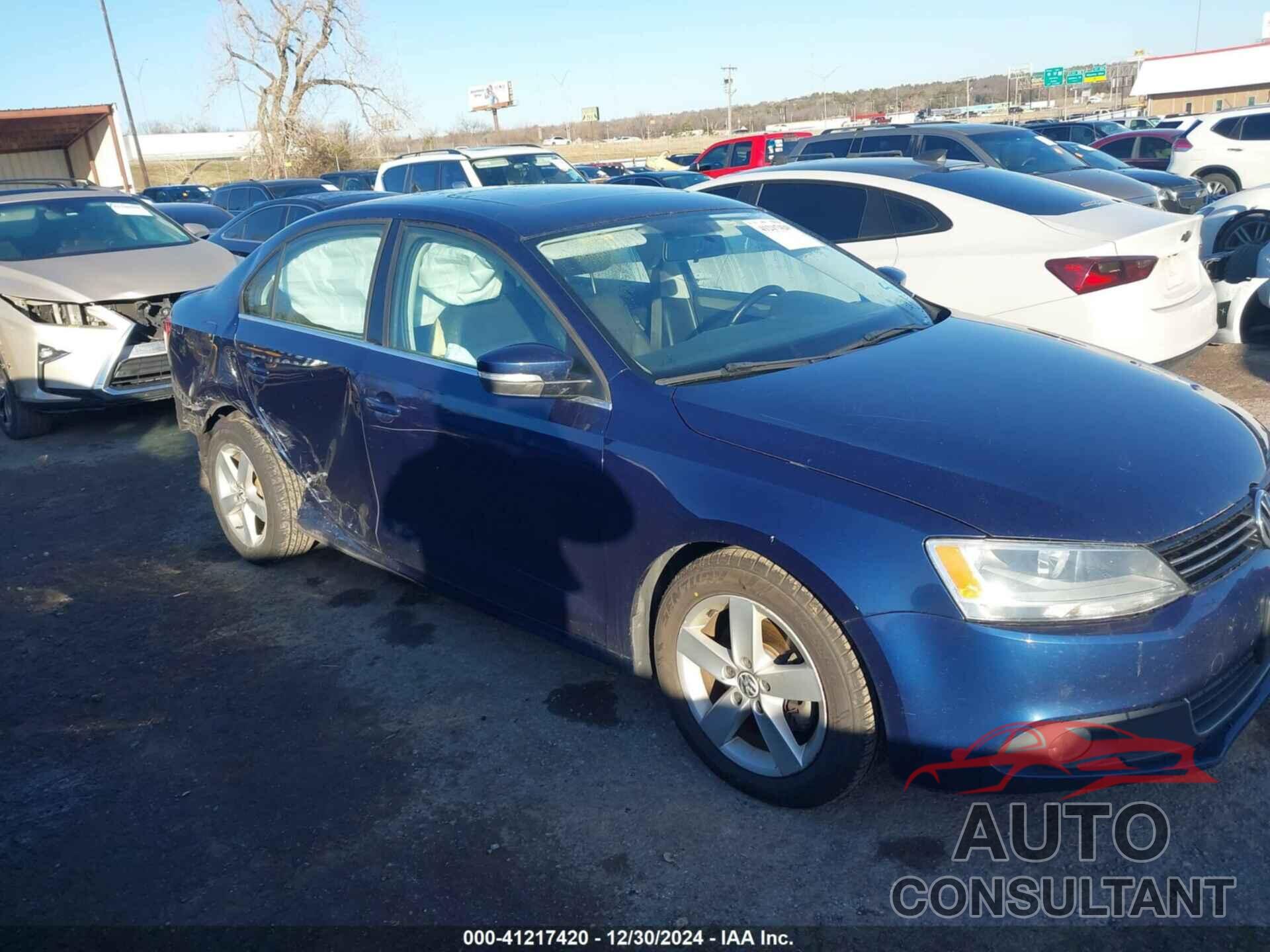 VOLKSWAGEN JETTA 2011 - 3VWLL7AJ9BM110109