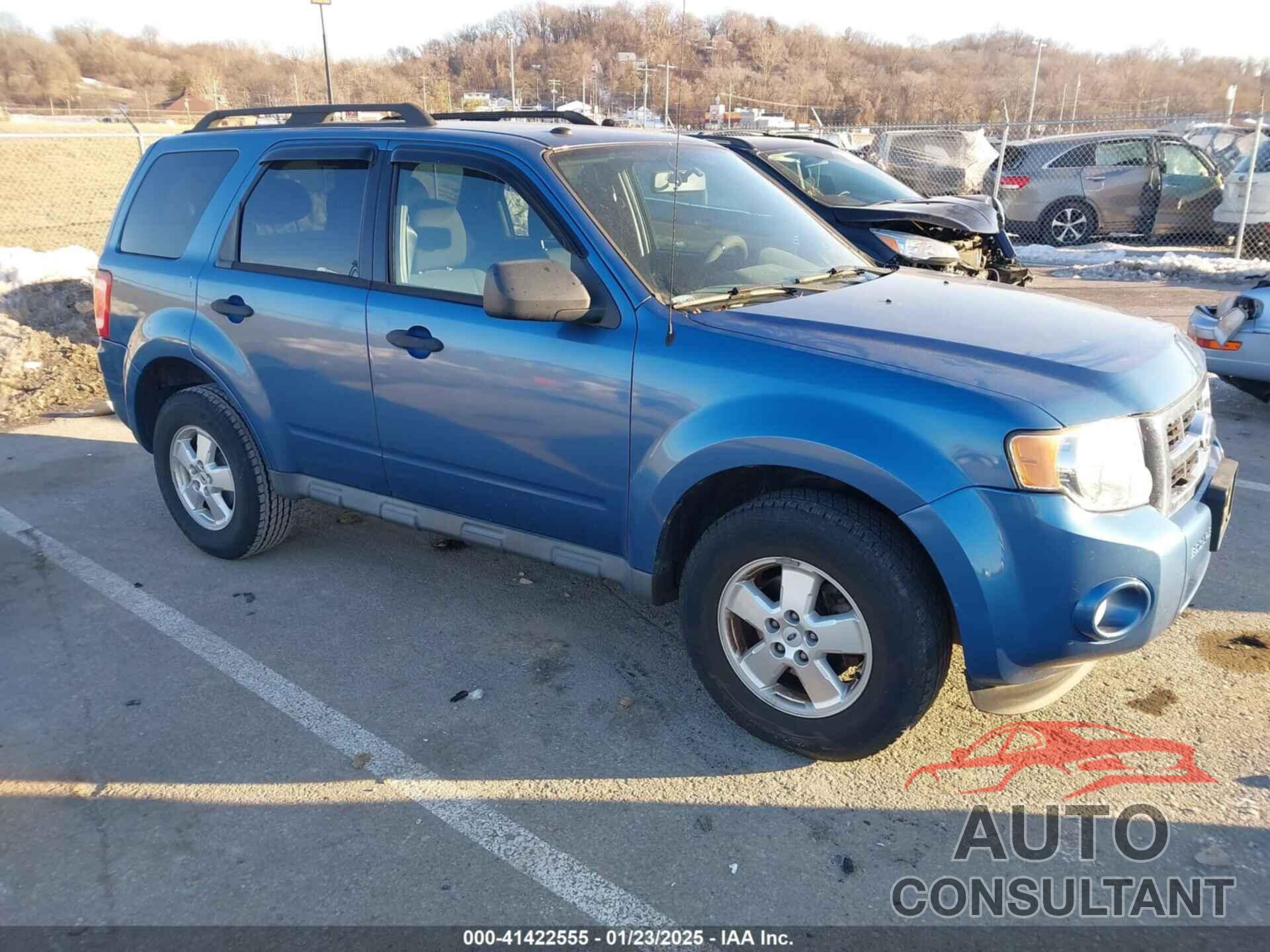 FORD ESCAPE 2009 - 1FMCU03749KC47920