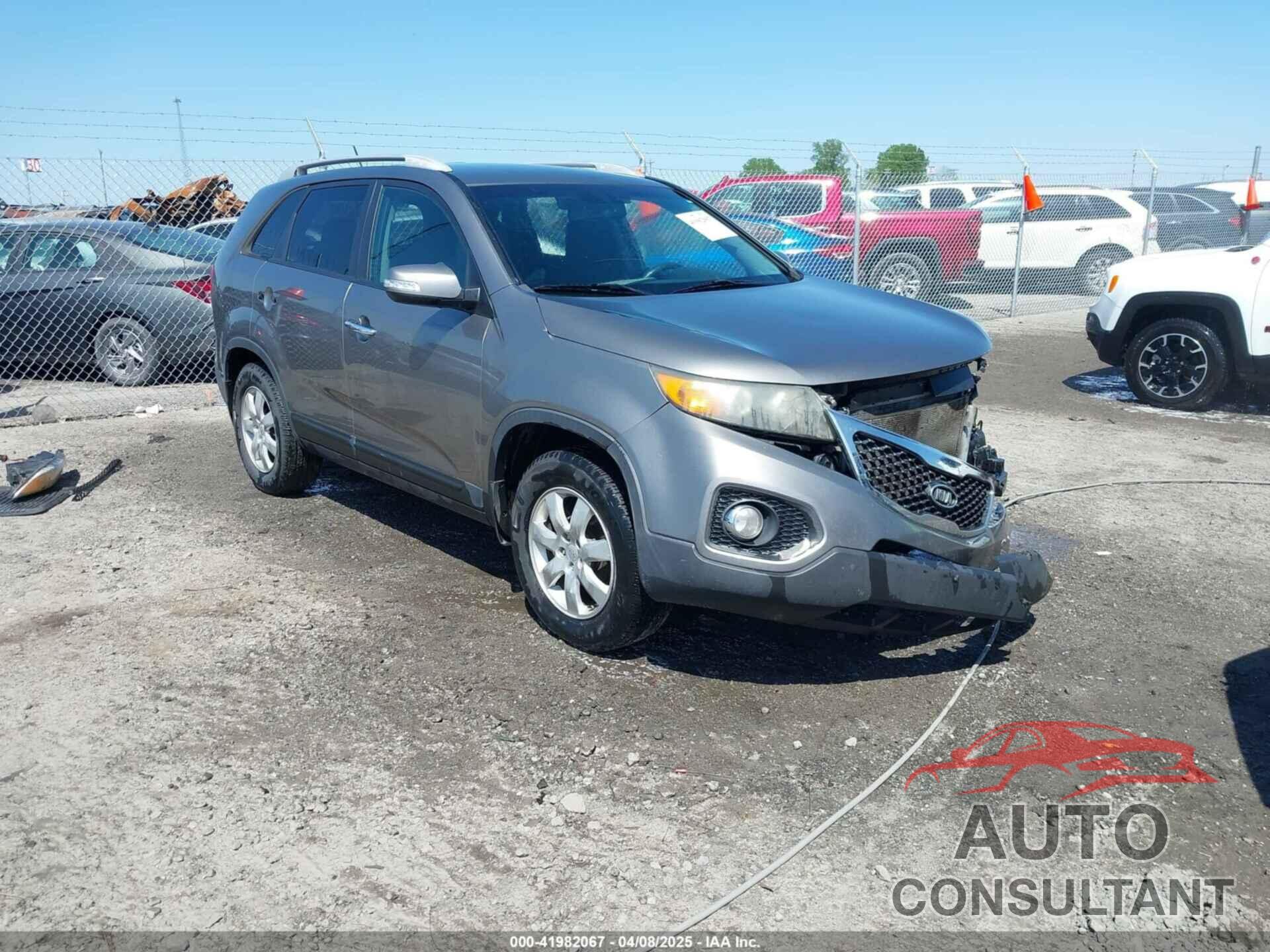 KIA SORENTO 2011 - 5XYKT3A13BG119084