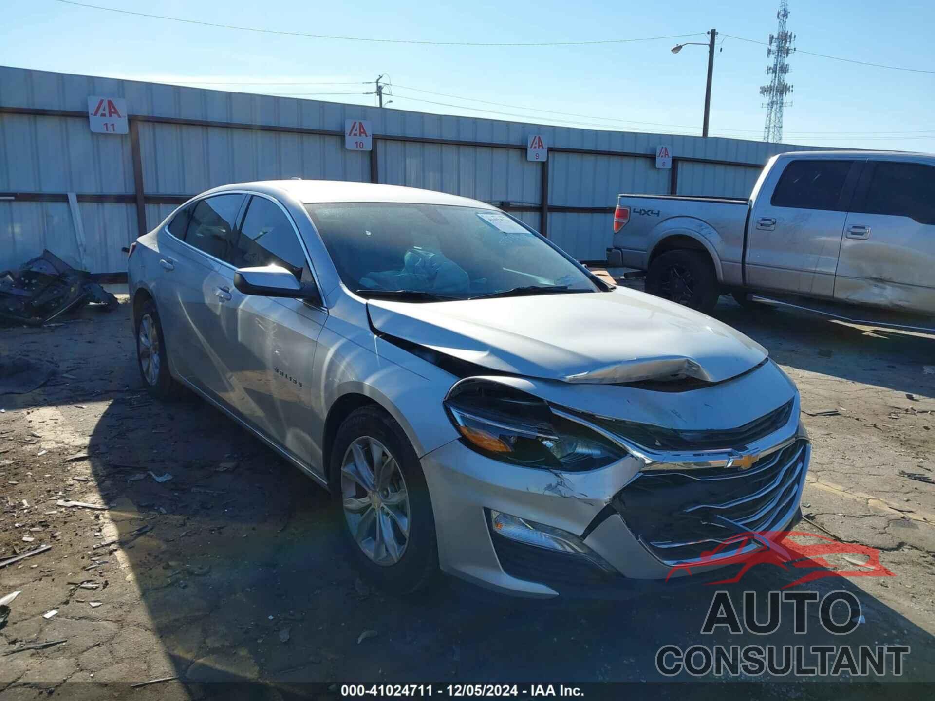 CHEVROLET MALIBU 2021 - 1G1ZD5ST8MF075735