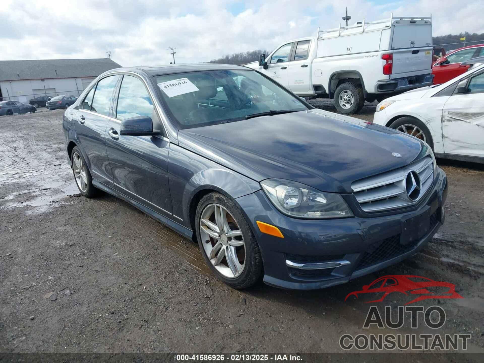 MERCEDES-BENZ C 300 2013 - WDDGF8AB6DR281658