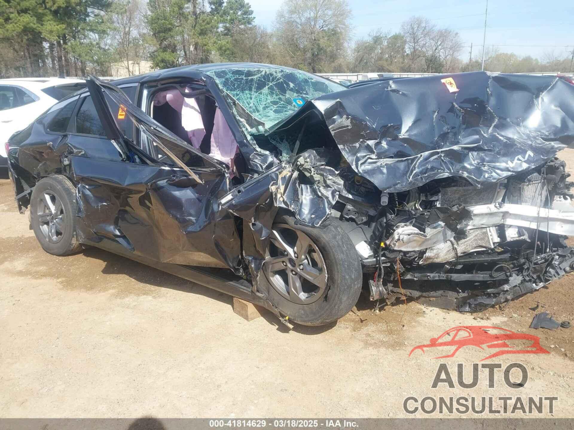 KIA K5 2023 - 5XXG14J22PG177290