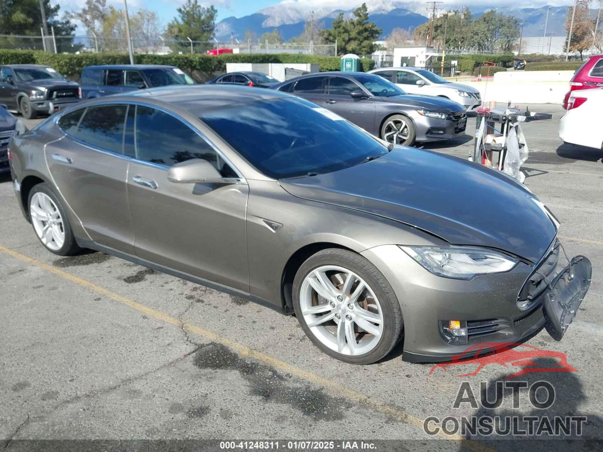 TESLA MODEL S 2015 - 5YJSA1S27FF086203