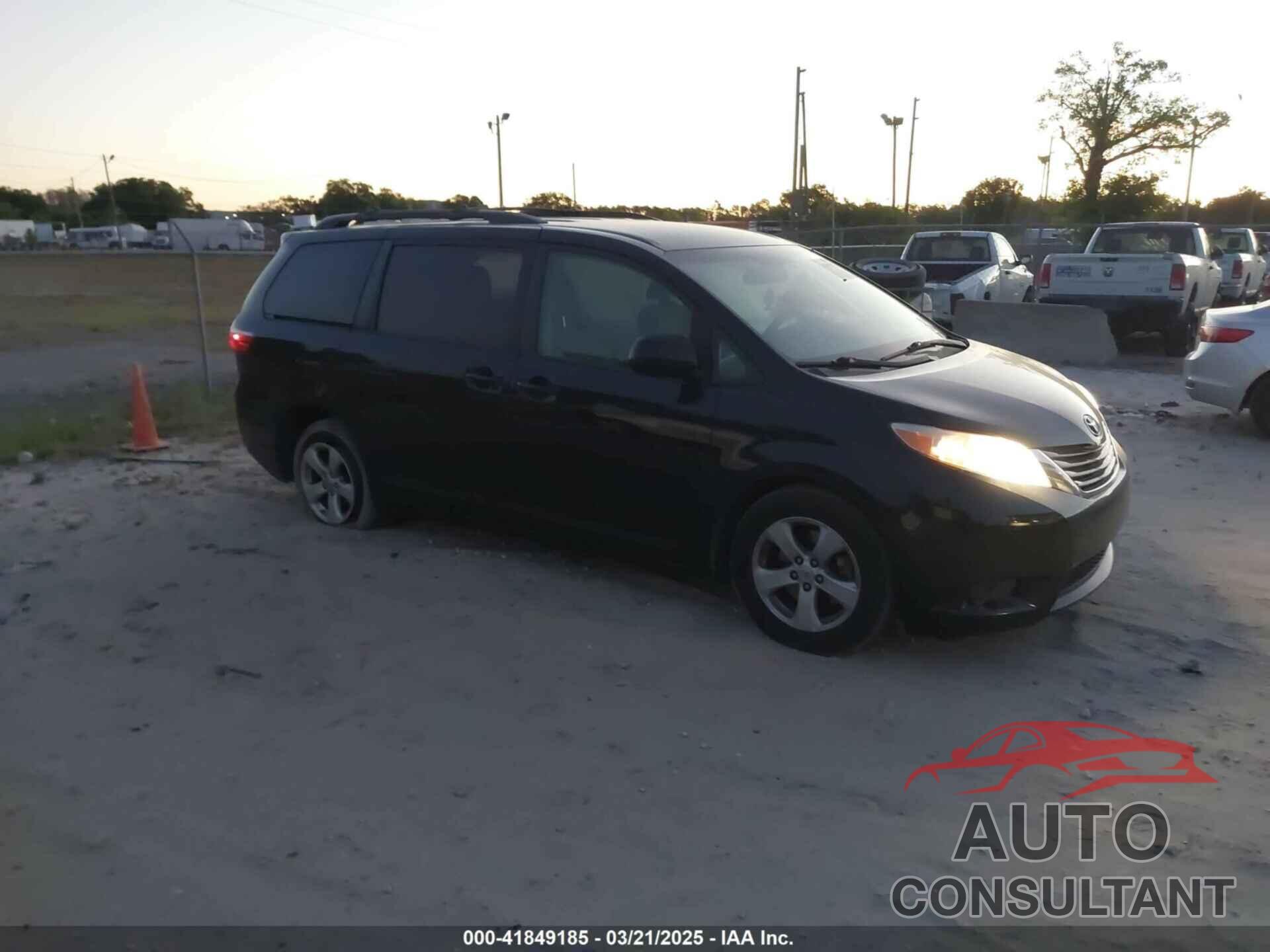 TOYOTA SIENNA 2015 - 5TDKK3DC2FS685245