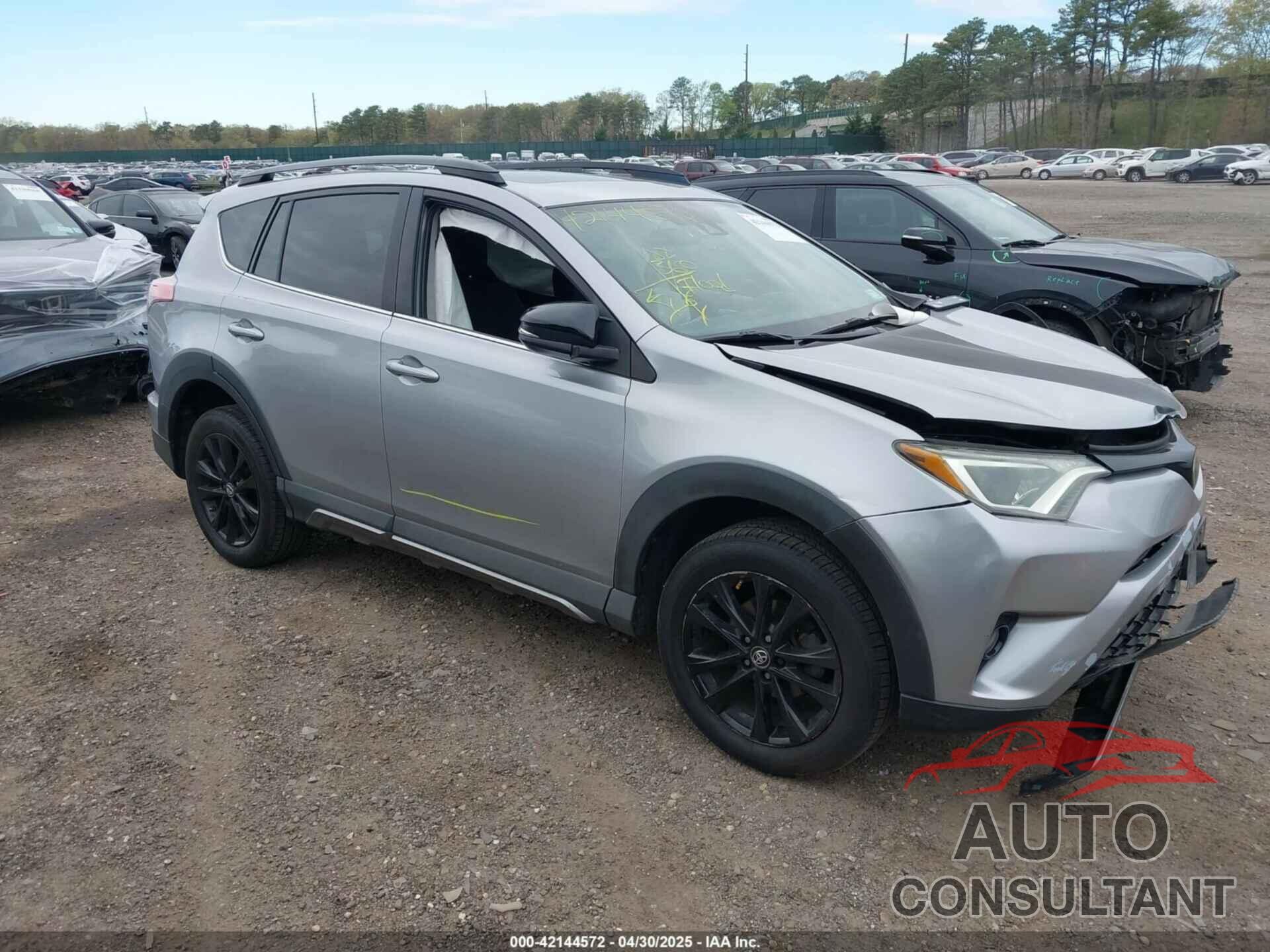 TOYOTA RAV4 2018 - 2T3RFREV1JW718474