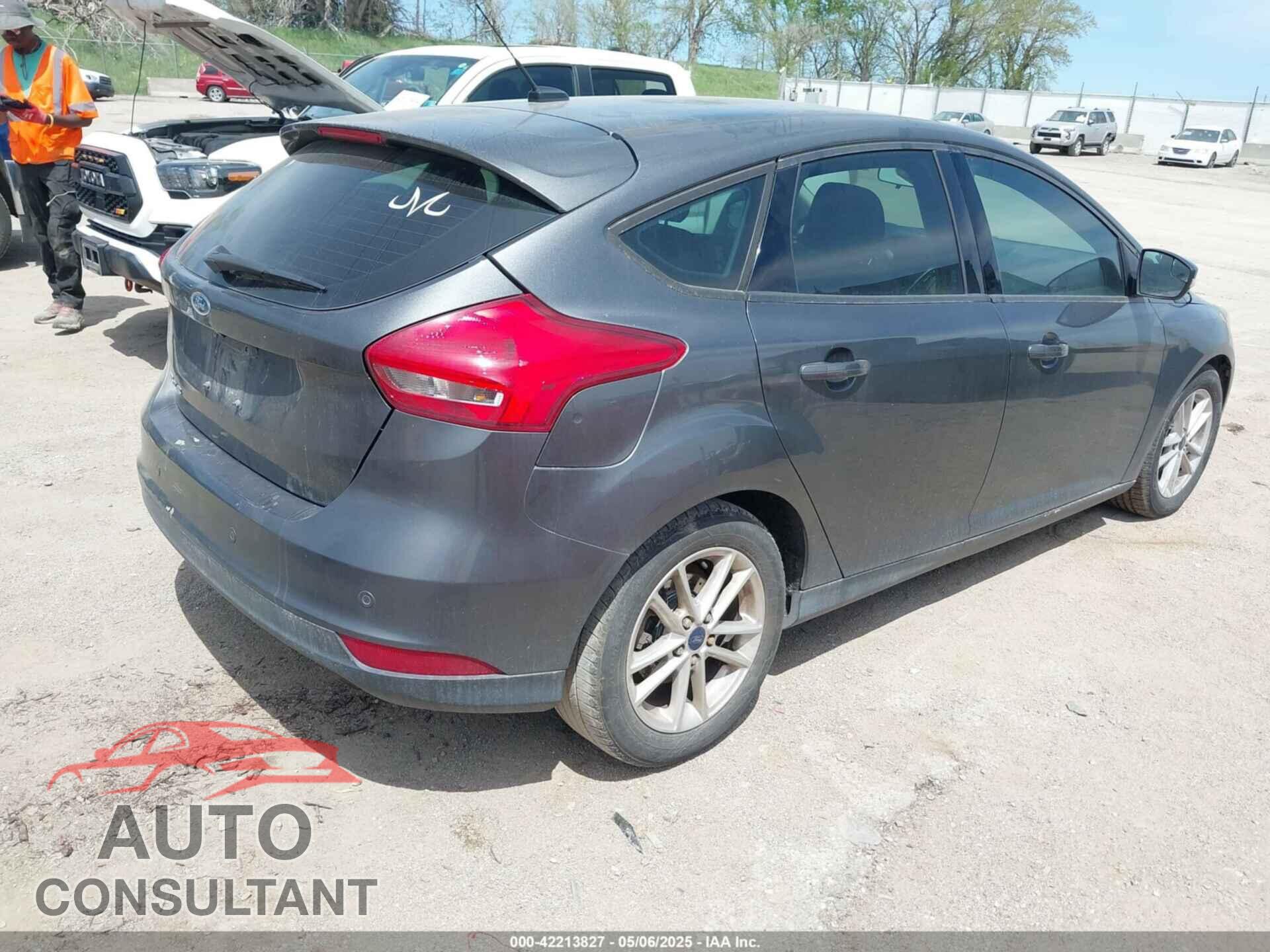FORD FOCUS 2017 - 1FADP3M29HL247804