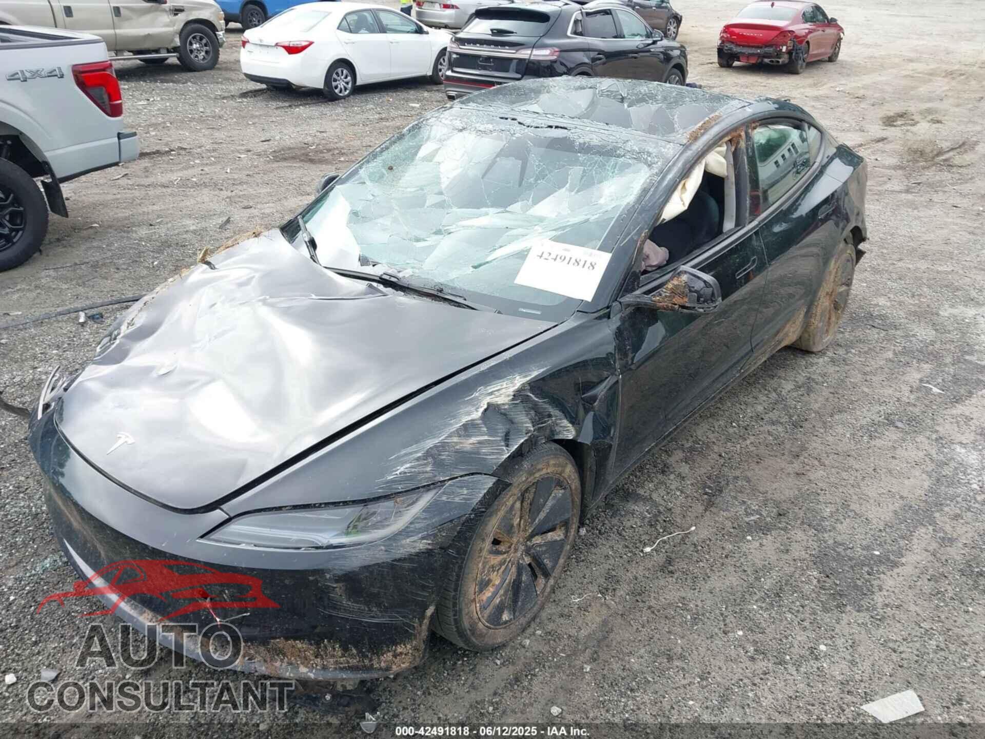 TESLA MODEL 3 2024 - 5YJ3E1EA3RF729159