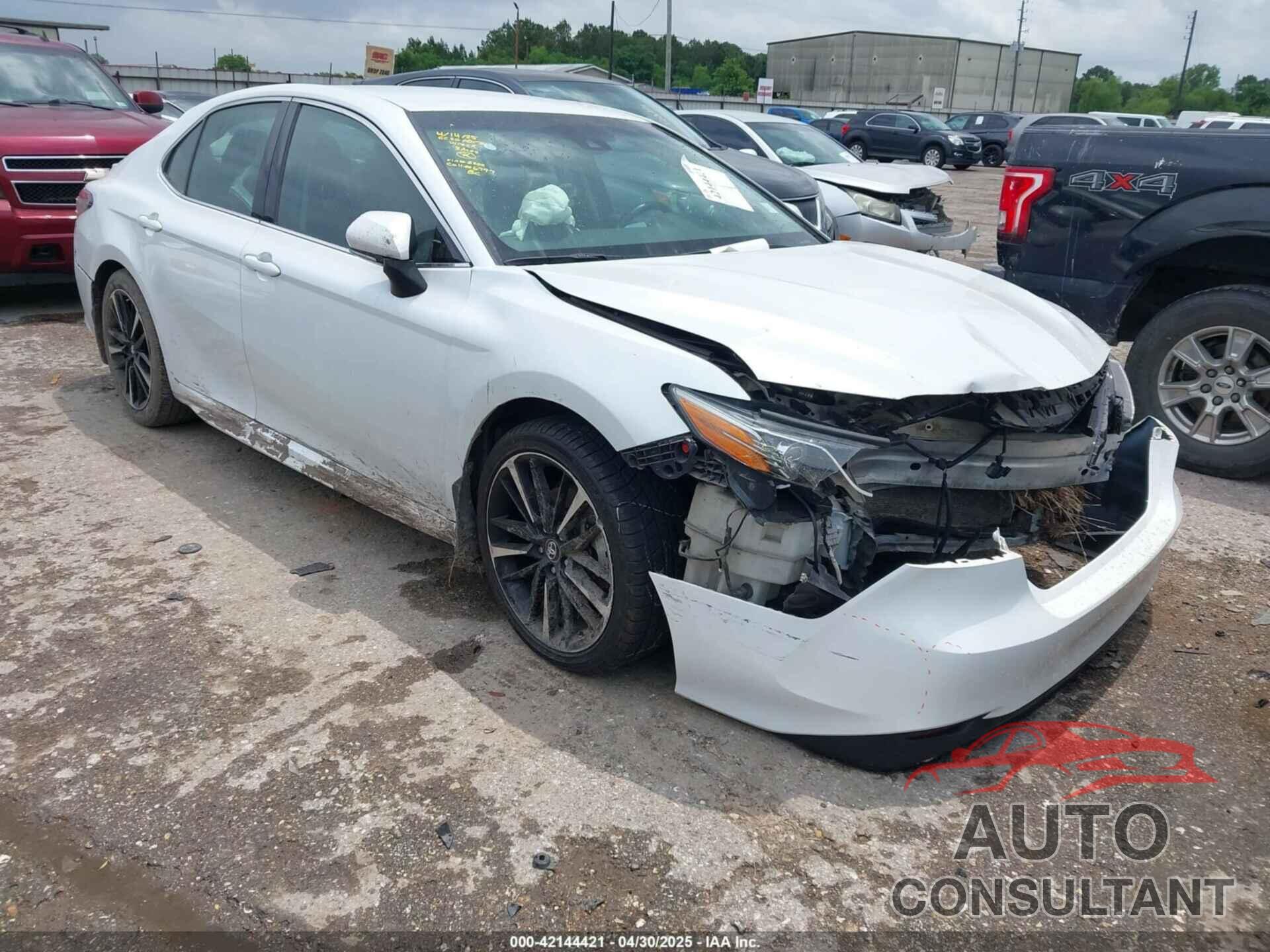 TOYOTA CAMRY 2018 - 4T1B61HKXJU012200