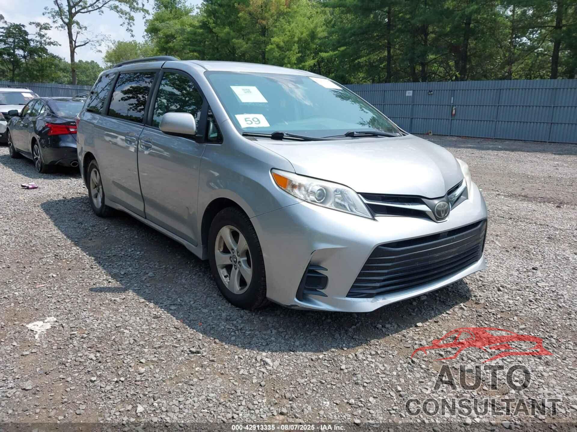 TOYOTA SIENNA 2018 - 5TDKZ3DC1JS910324