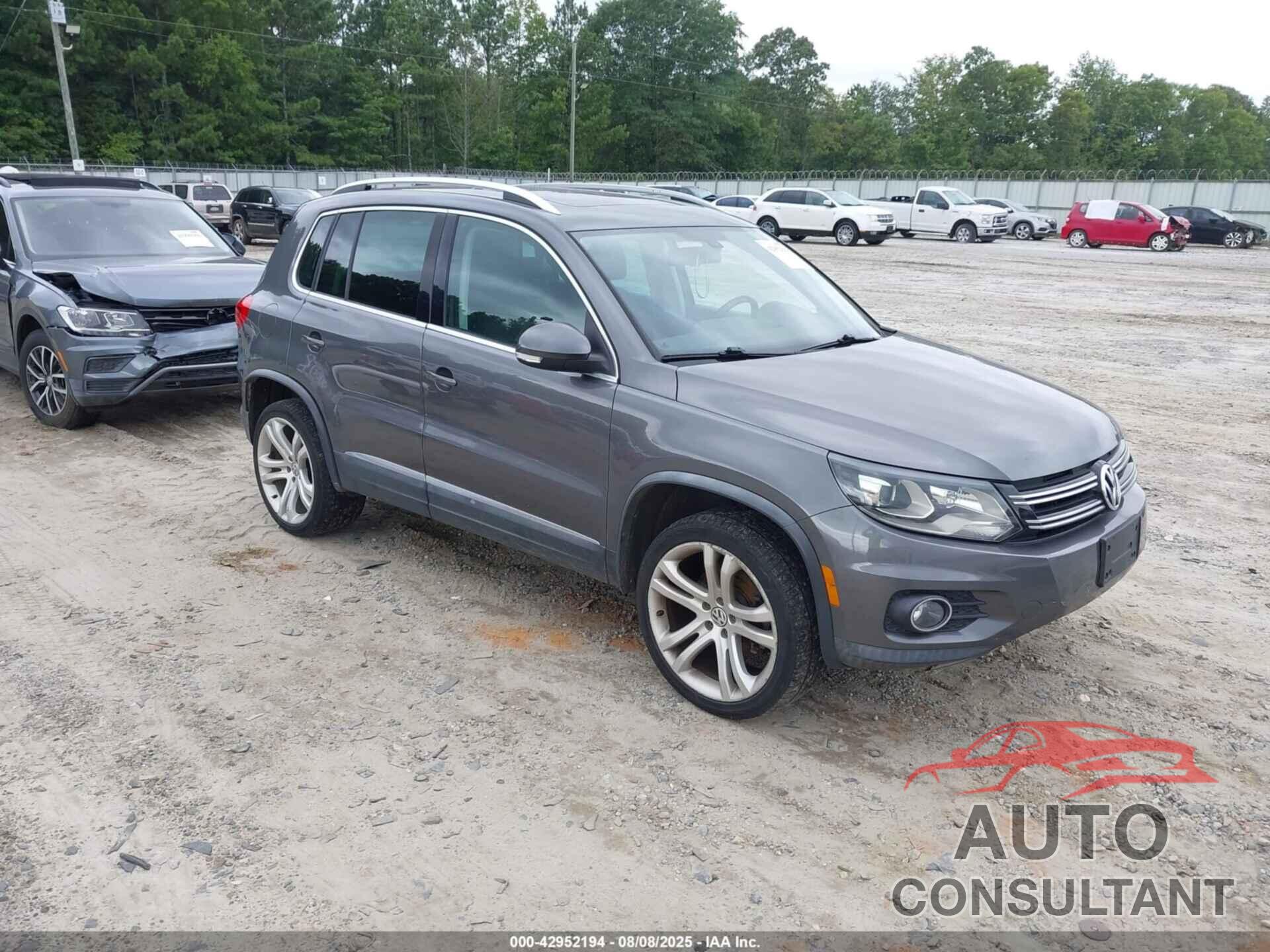 VOLKSWAGEN TIGUAN 2016 - WVGBV7AX5GW524097