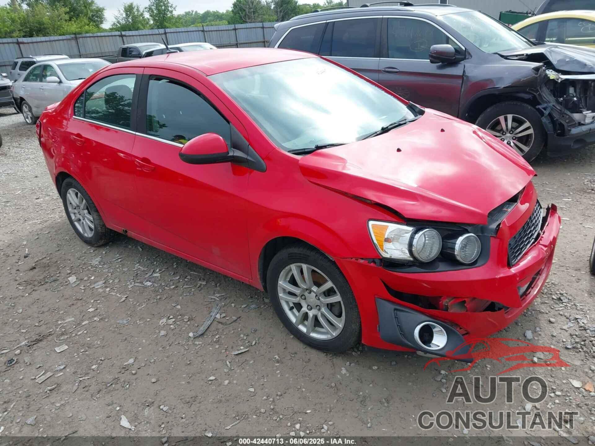CHEVROLET SONIC 2014 - 1G1JC5SH7E4149946