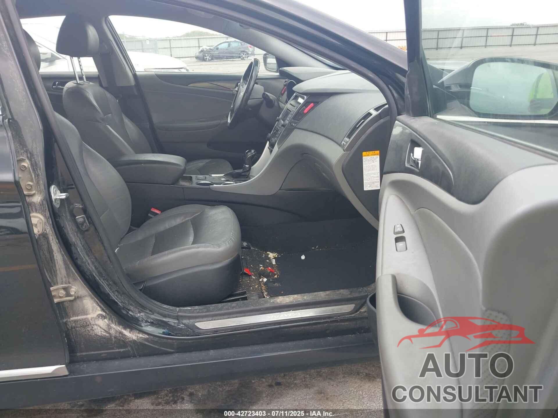 HYUNDAI SONATA HYBRID 2015 - KMHEC4A41FA130731