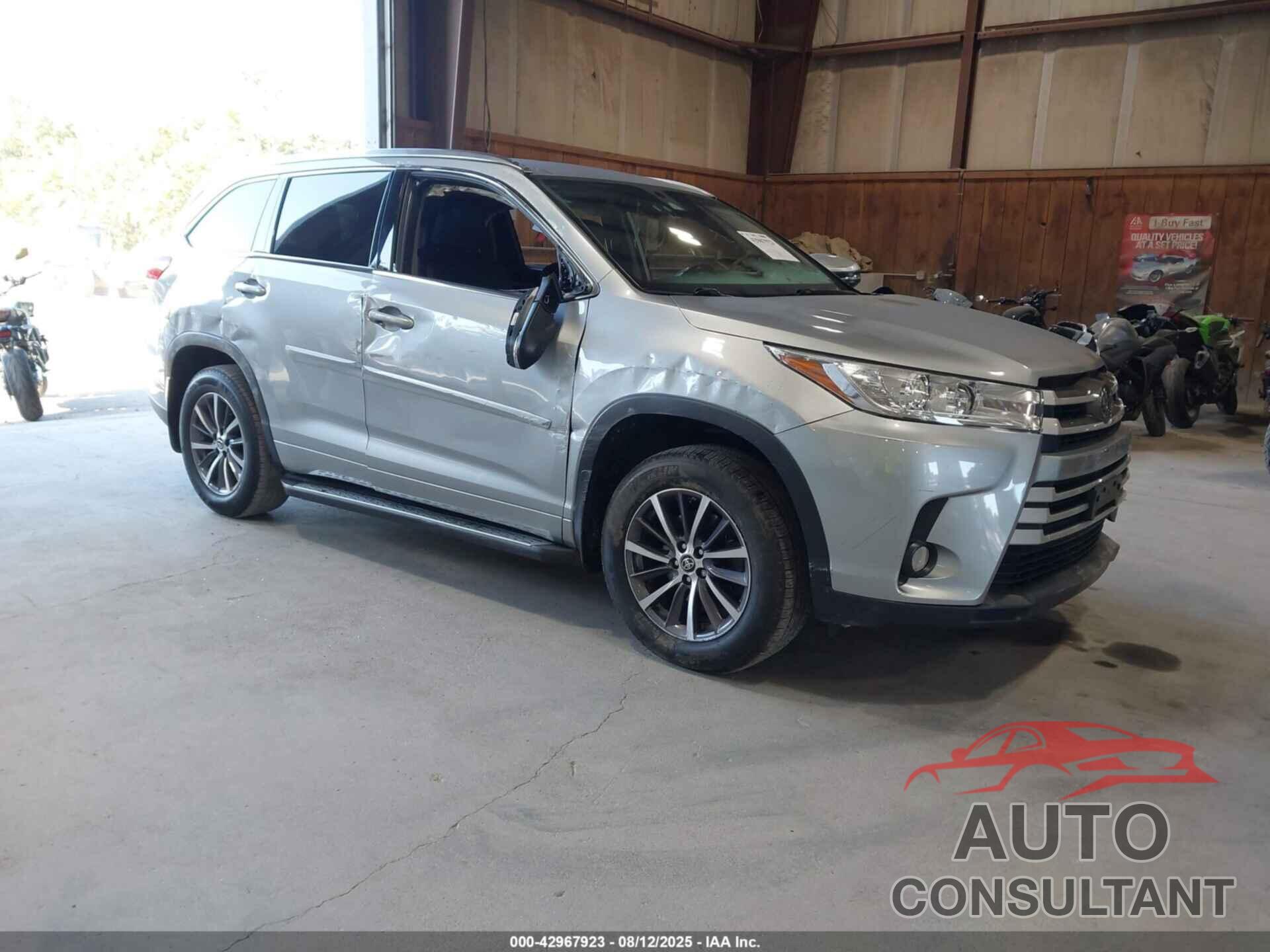 TOYOTA HIGHLANDER 2018 - 5TDJZRFH5JS531088