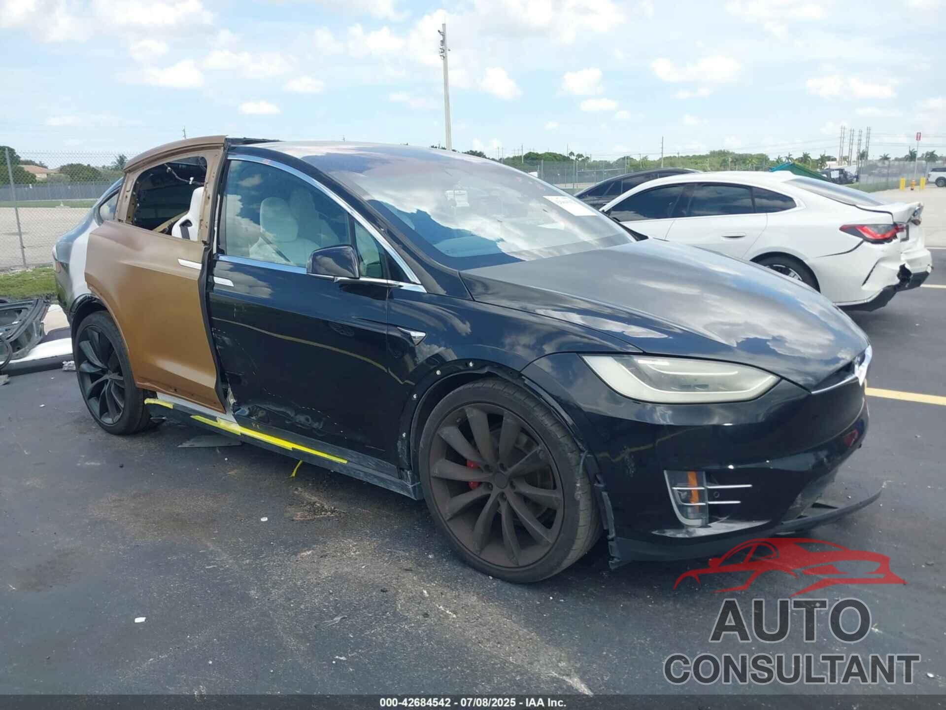 TESLA MODEL X 2018 - 5YJXCBE40JF106271
