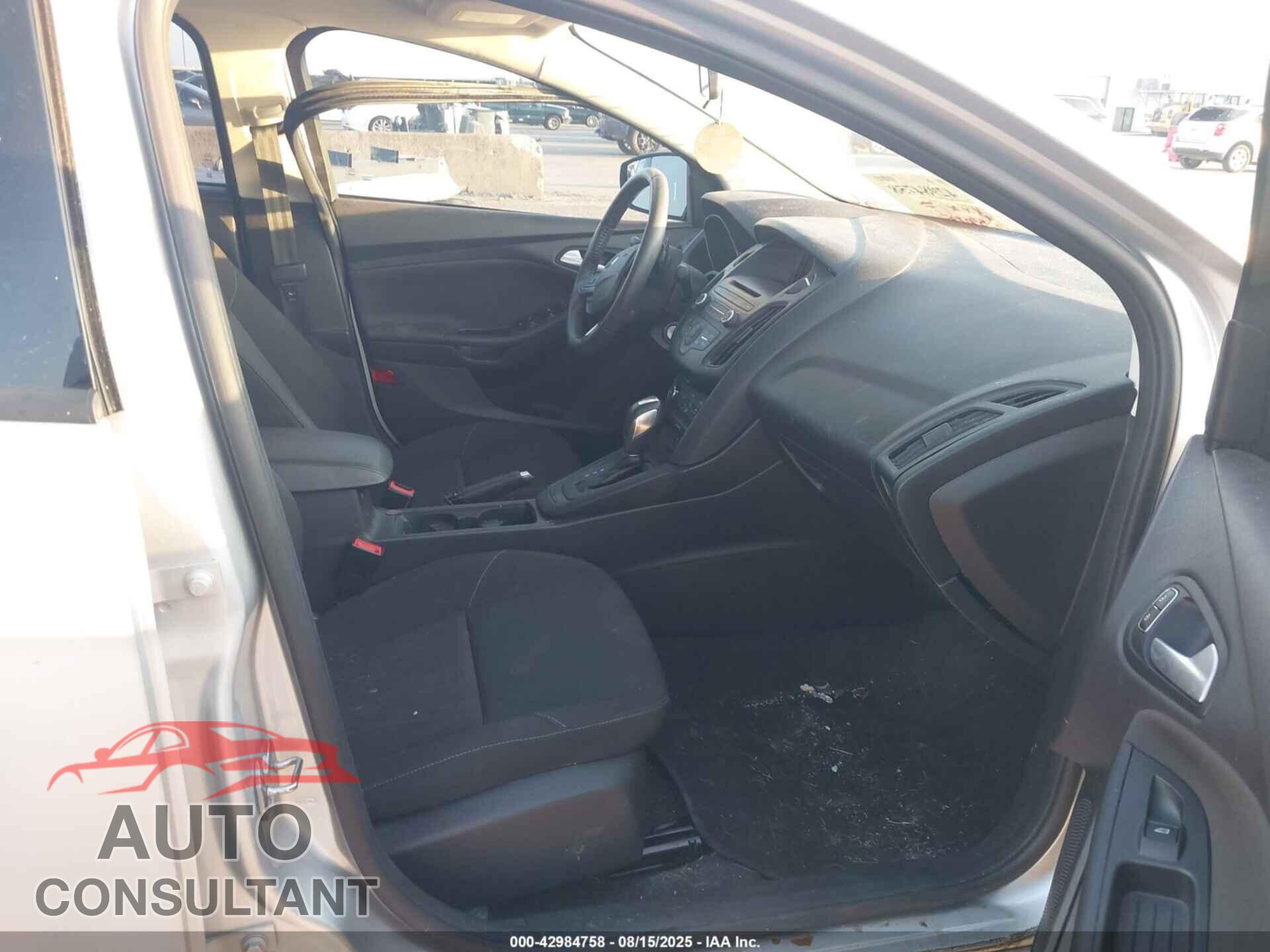 FORD FOCUS 2015 - 1FADP3F20FL268941