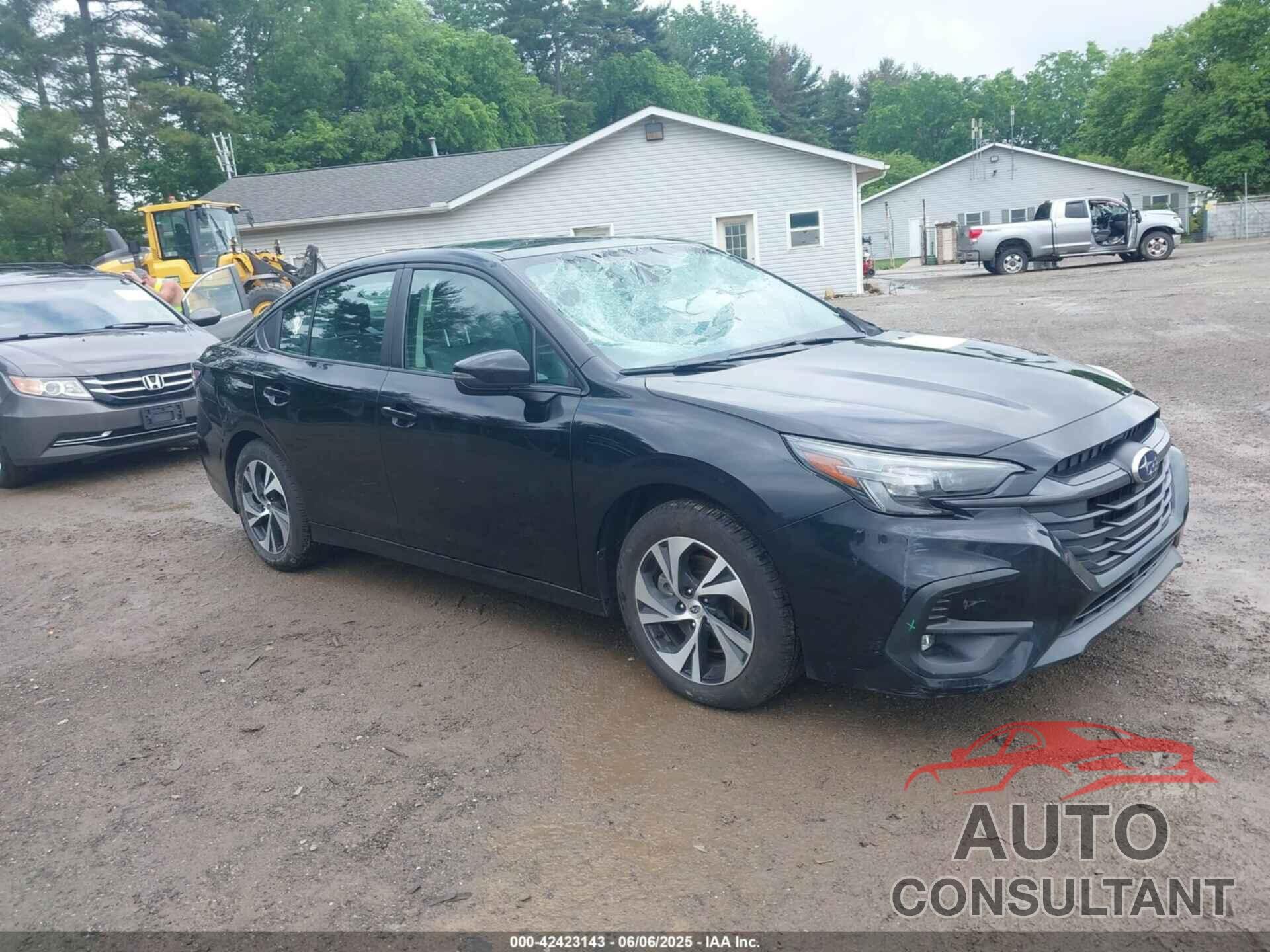 SUBARU LEGACY 2024 - 4S3BWAF63R3020456