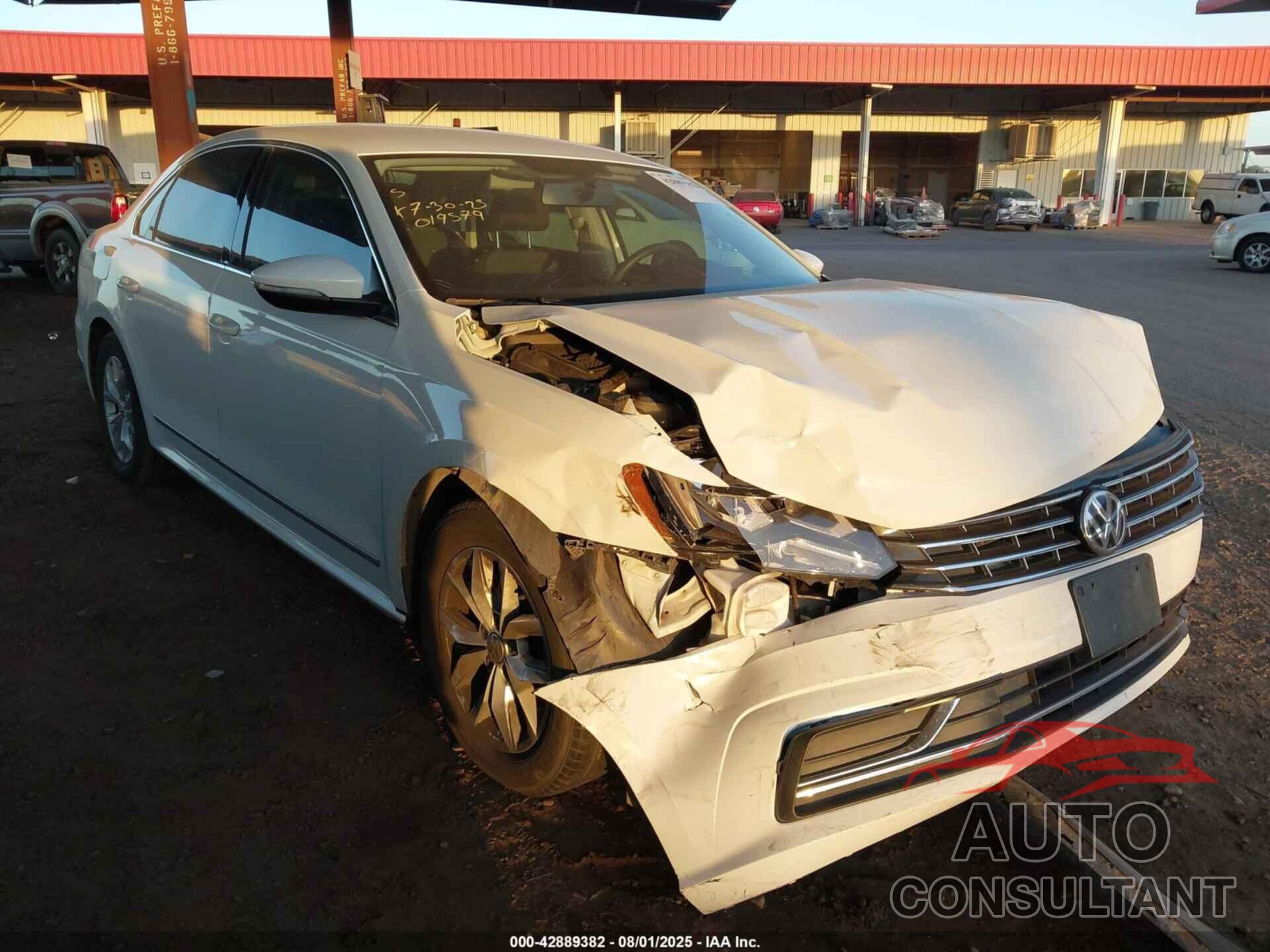 VOLKSWAGEN PASSAT 2017 - 1VWAT7A33HC019579