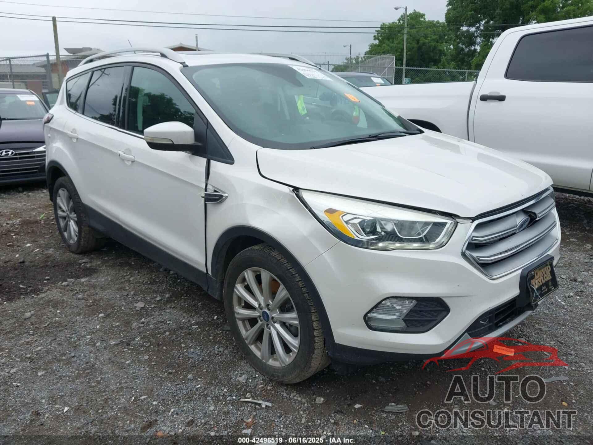 FORD ESCAPE 2017 - 1FMCU0J92HUC20321