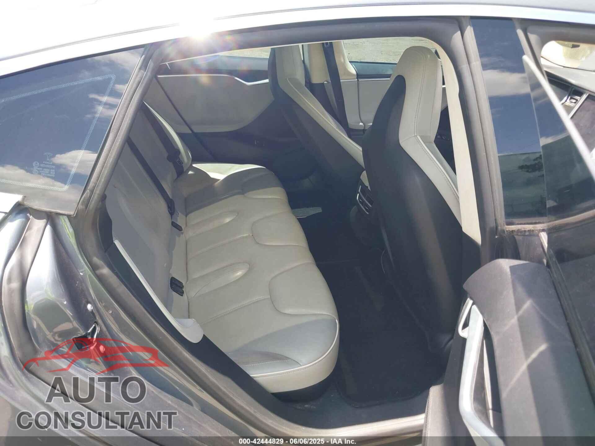 TESLA MODEL S 2013 - 5YJSA1DP9DFP17832