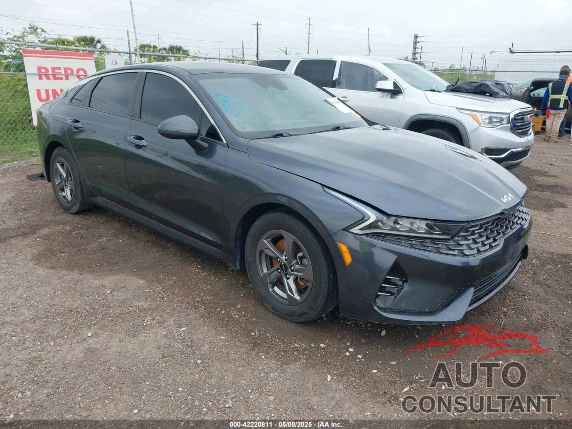 KIA K5 2022 - 5XXG14J27NG160644