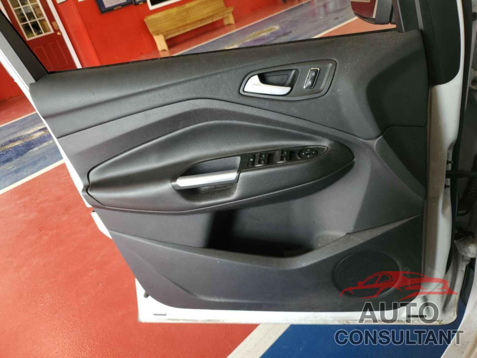 FORD ESCAPE 2016 - 1FMCU9GX7GUA89086