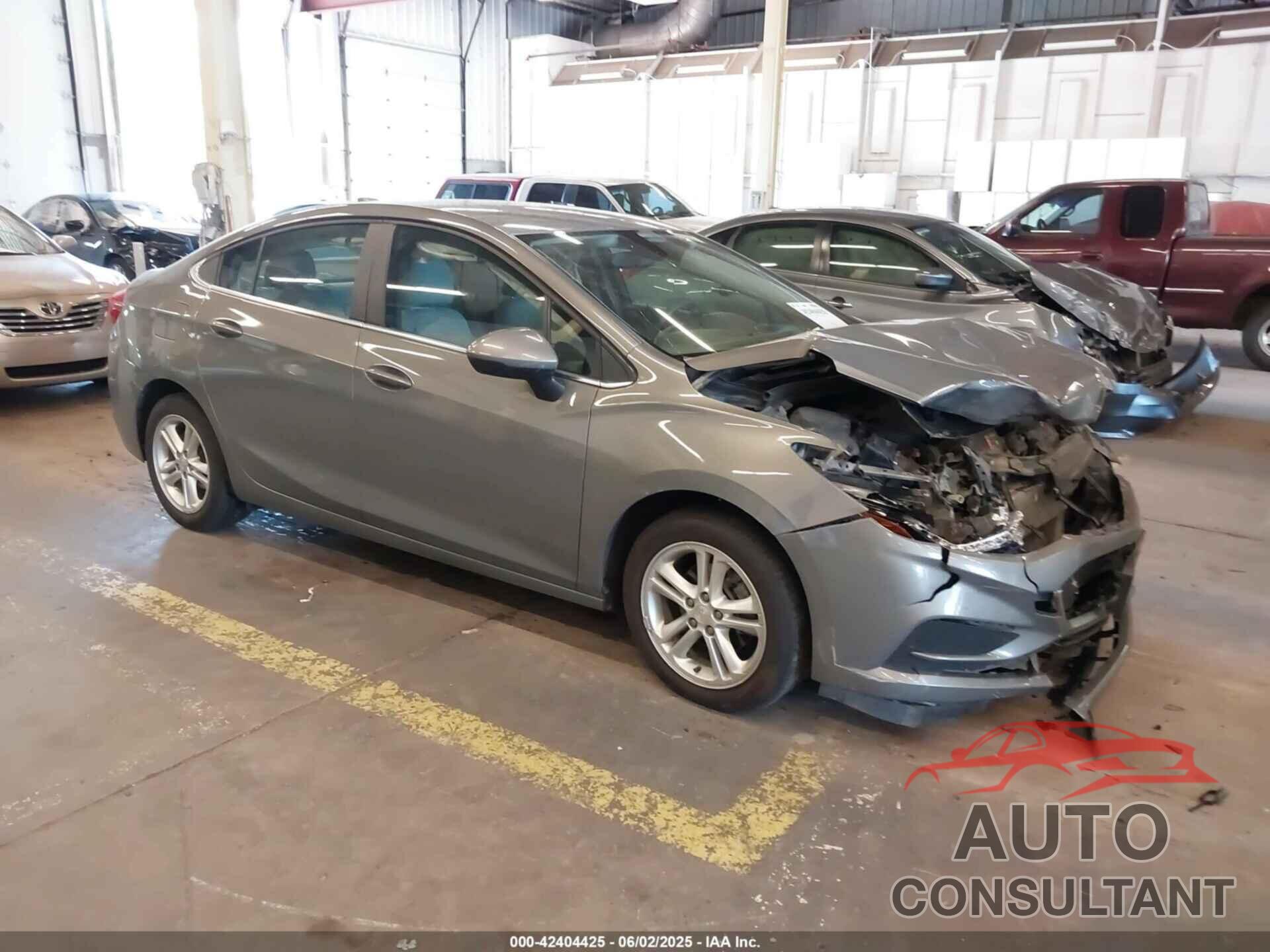 CHEVROLET CRUZE 2018 - 1G1BE5SMXJ7162761
