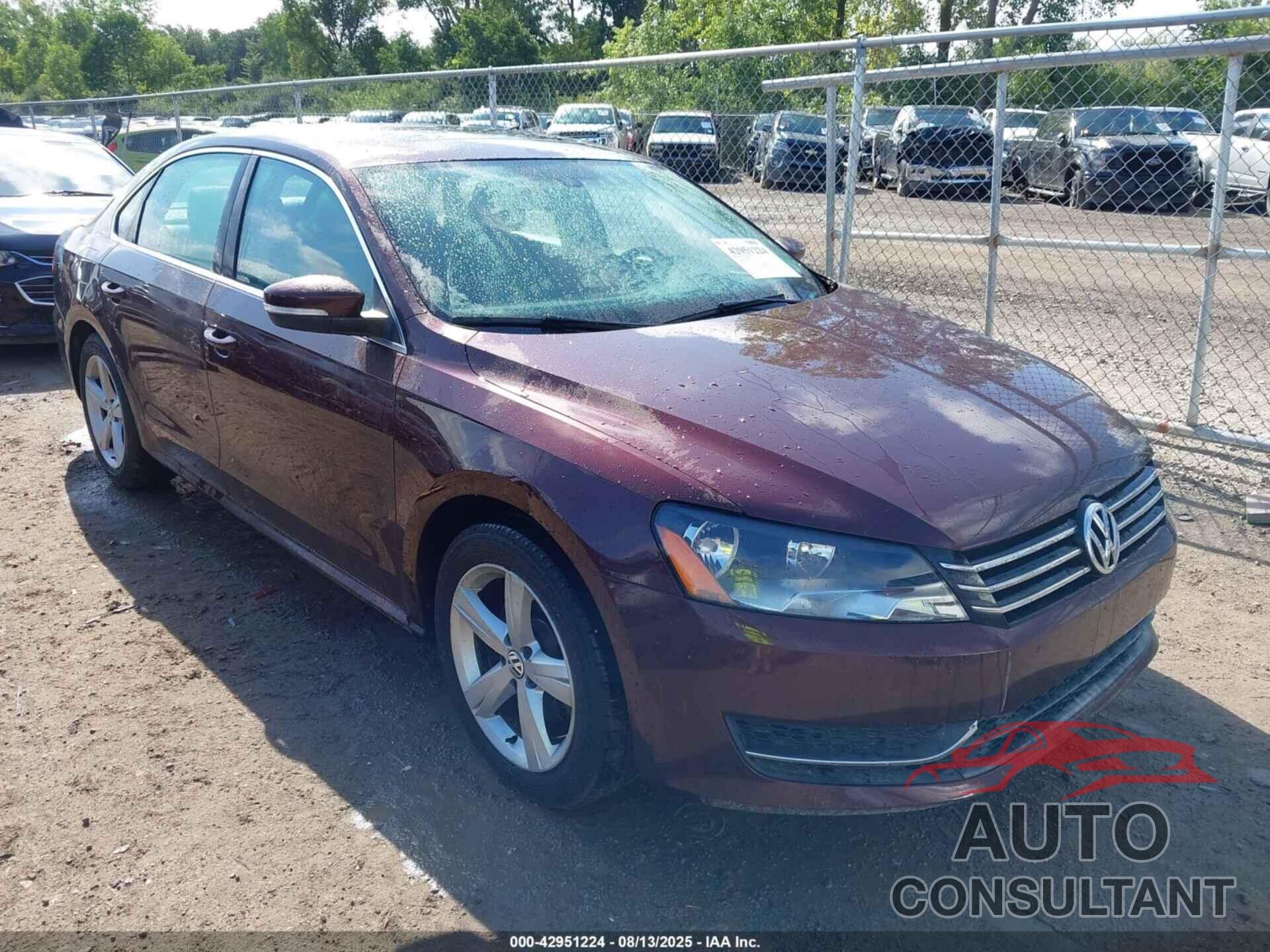 VOLKSWAGEN PASSAT 2012 - 1VWBH7A32CC105366